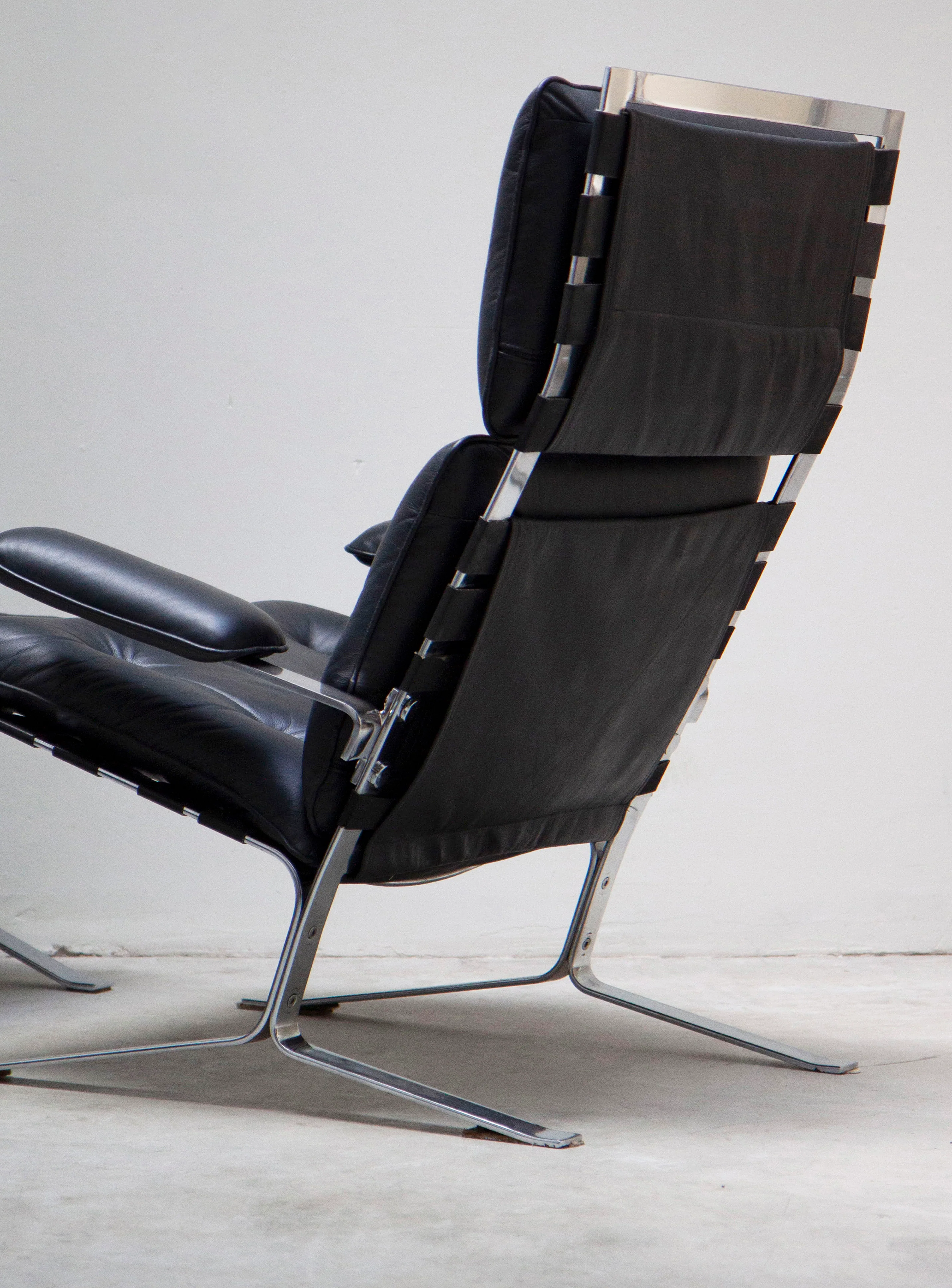 Airborne High Joker Lounge Chair & Ottoman by Olivier Mourgue - Image 10