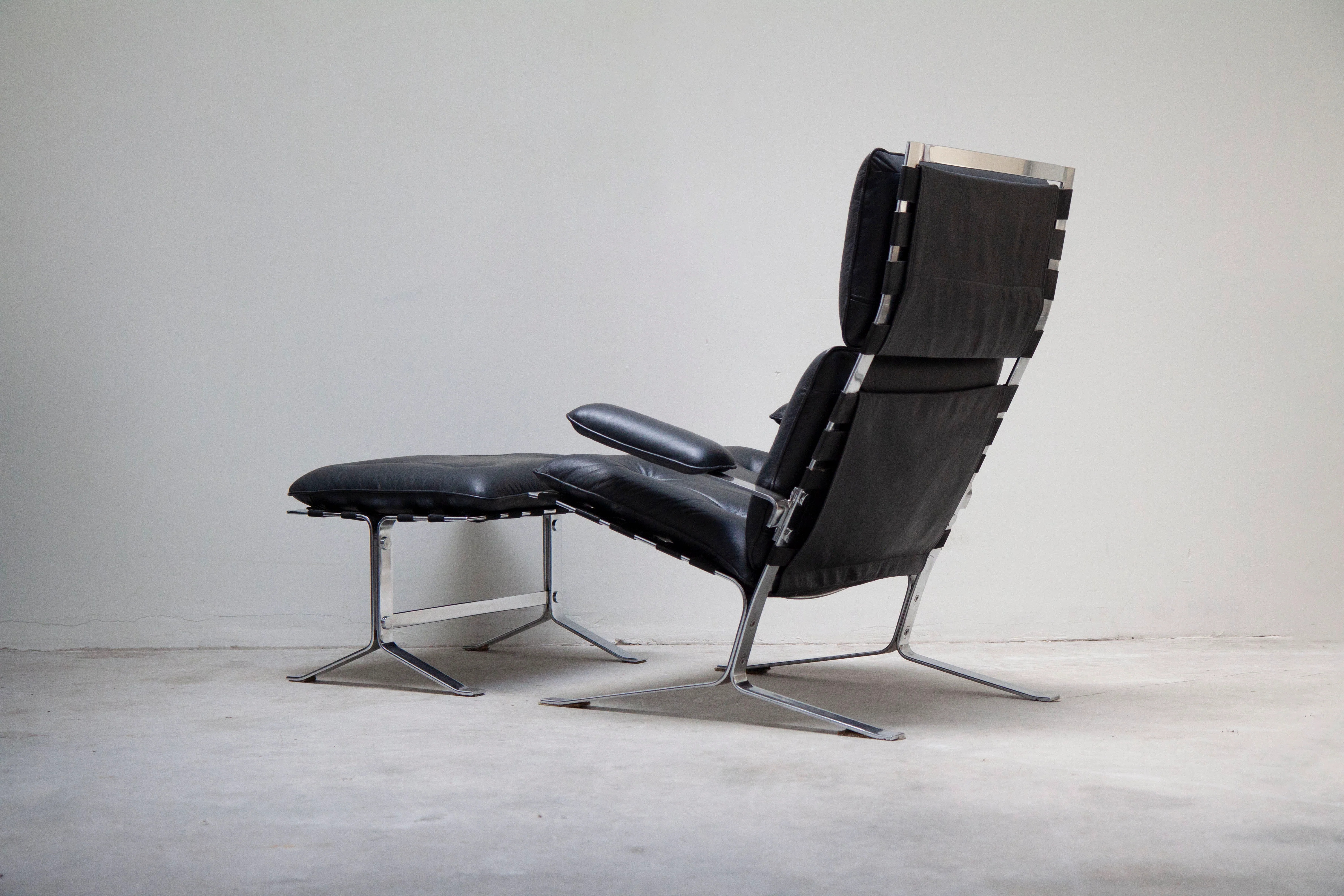 Airborne High Joker Lounge Chair & Ottoman by Olivier Mourgue - Image 19