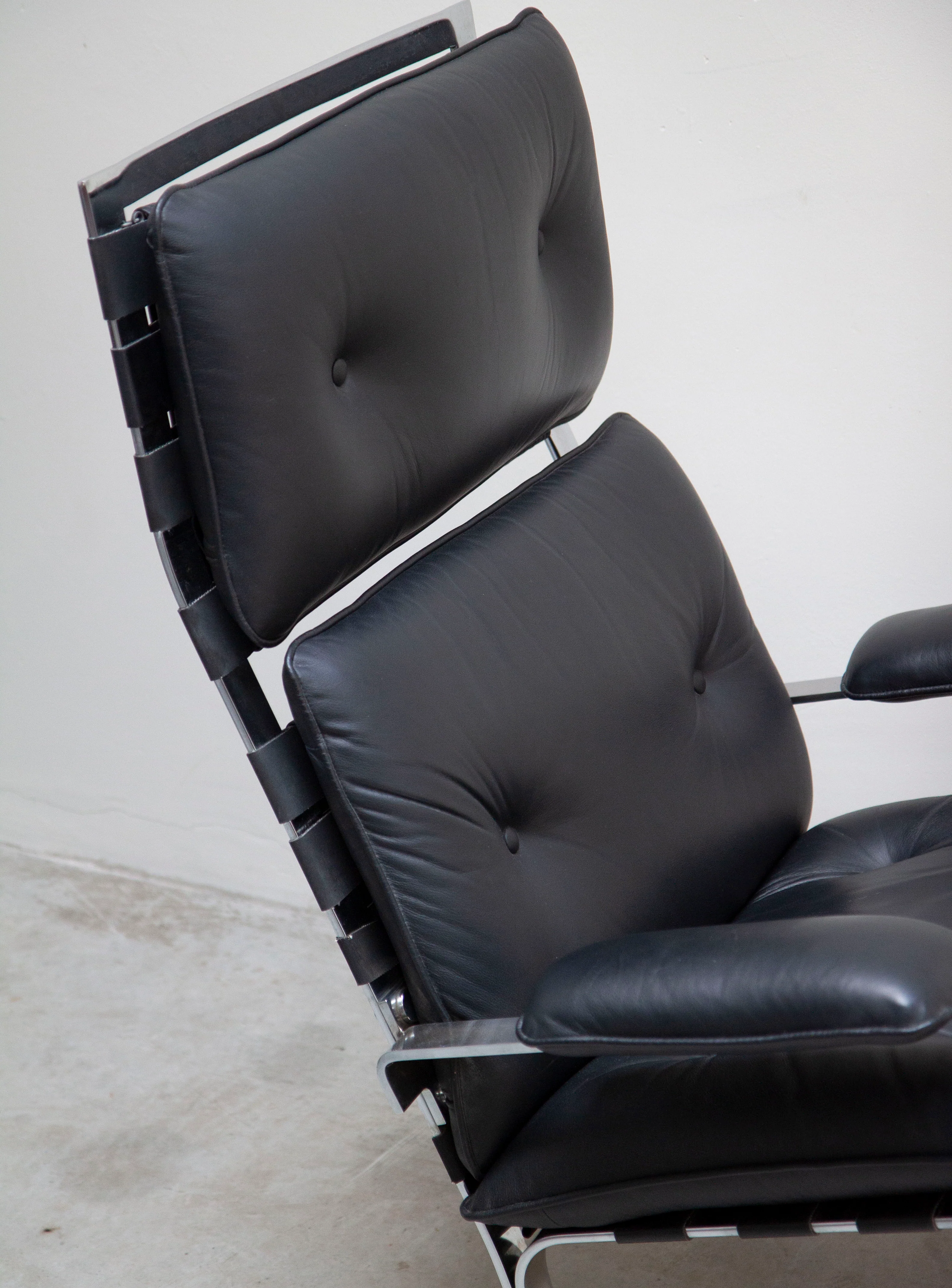 Airborne High Joker Lounge Chair & Ottoman by Olivier Mourgue - Image 20