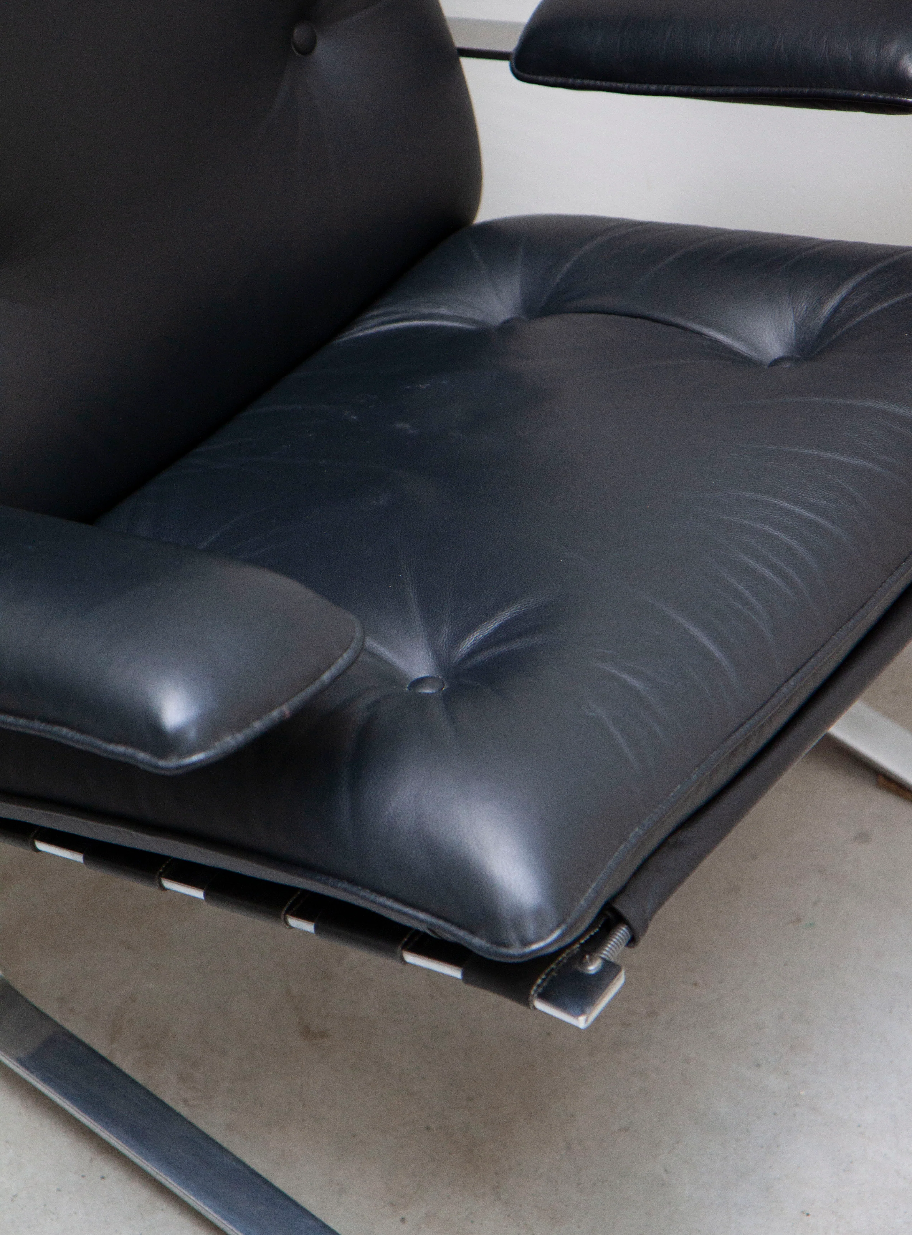 Airborne High Joker Lounge Chair & Ottoman by Olivier Mourgue - Image 21