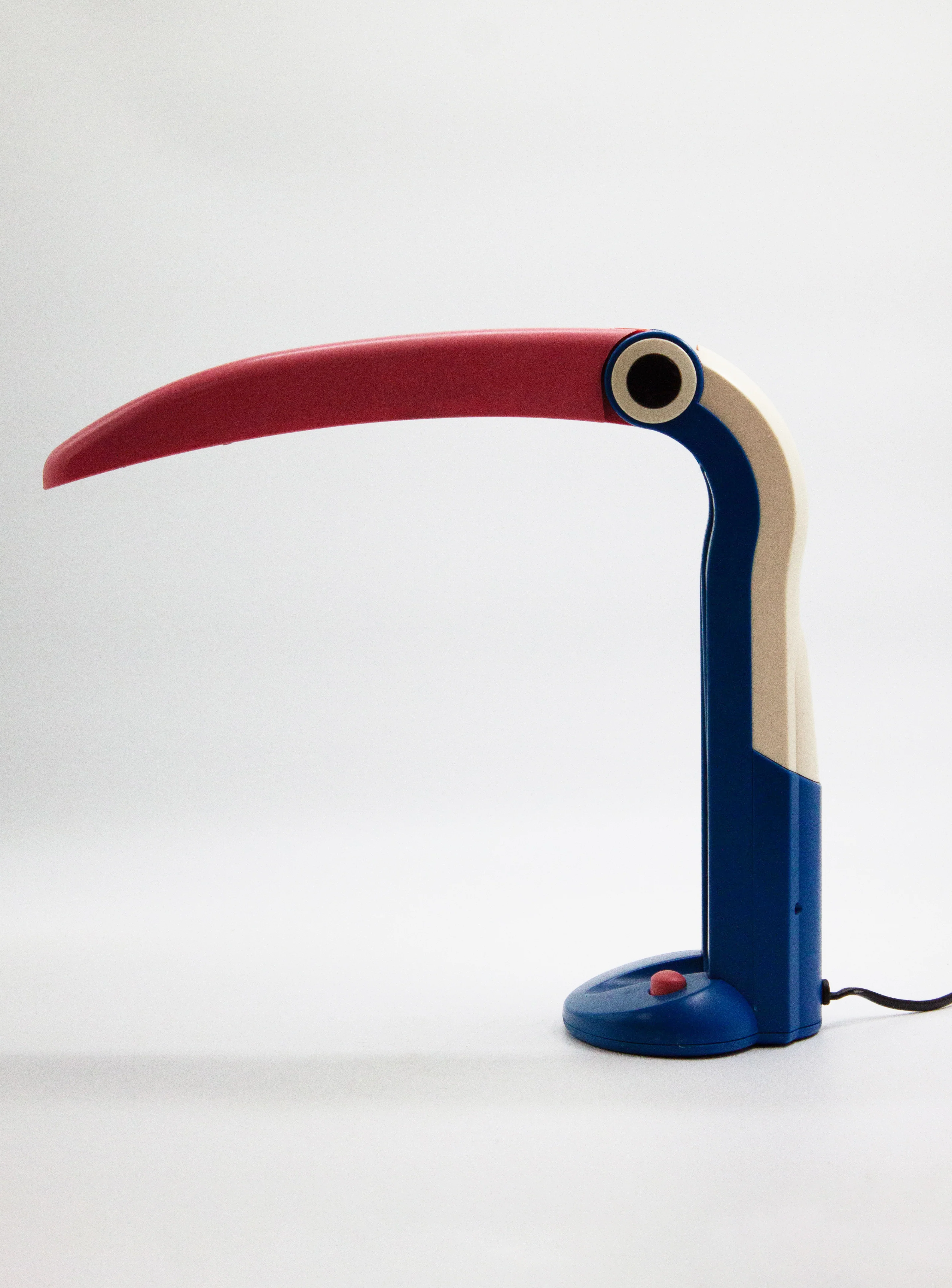 Perenz Toucan Desk Lamp by H.T. Huang (Blue/Red) - Image 4