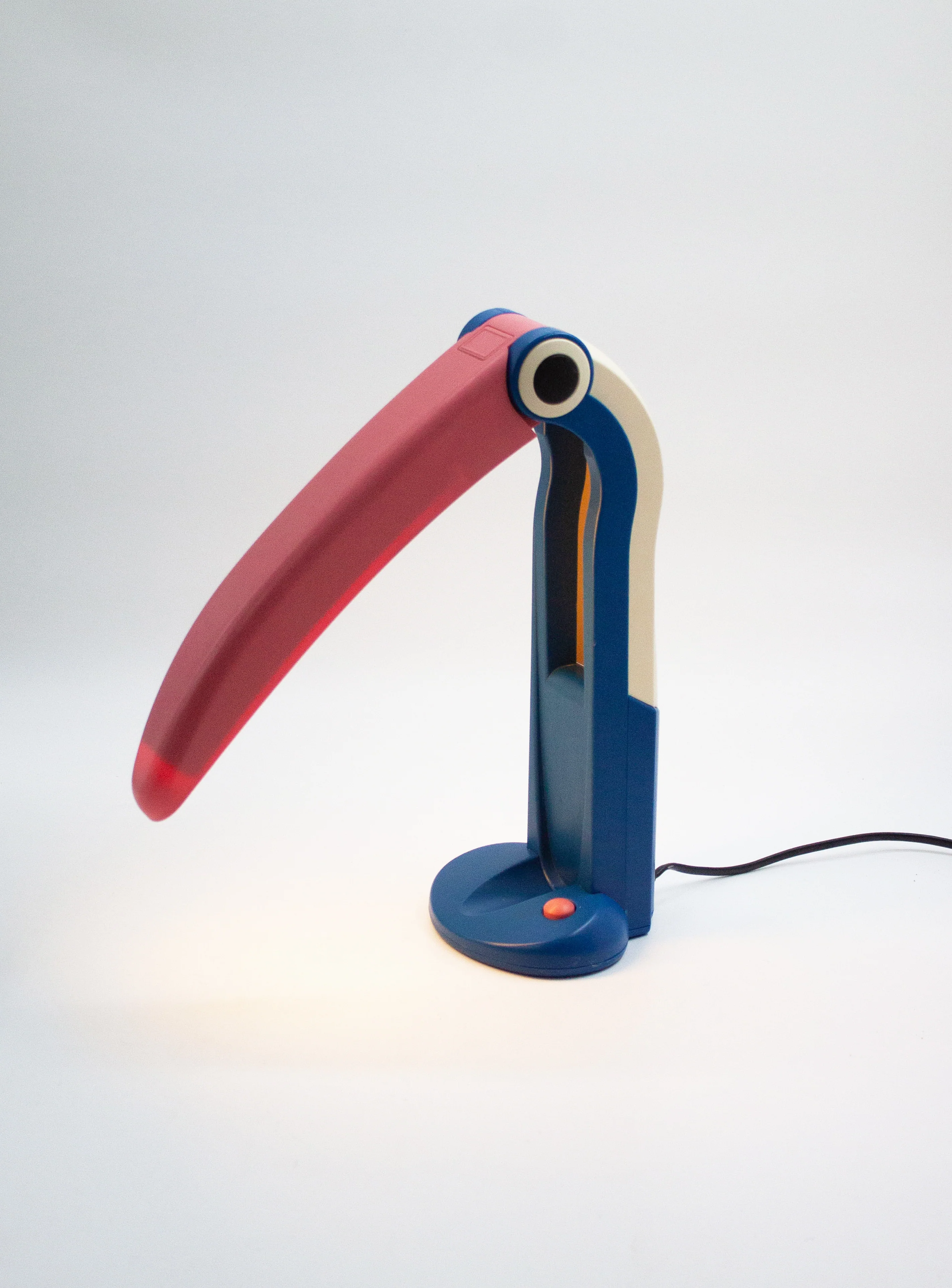 Perenz Toucan Desk Lamp by H.T. Huang (Blue/Red) - Image 7