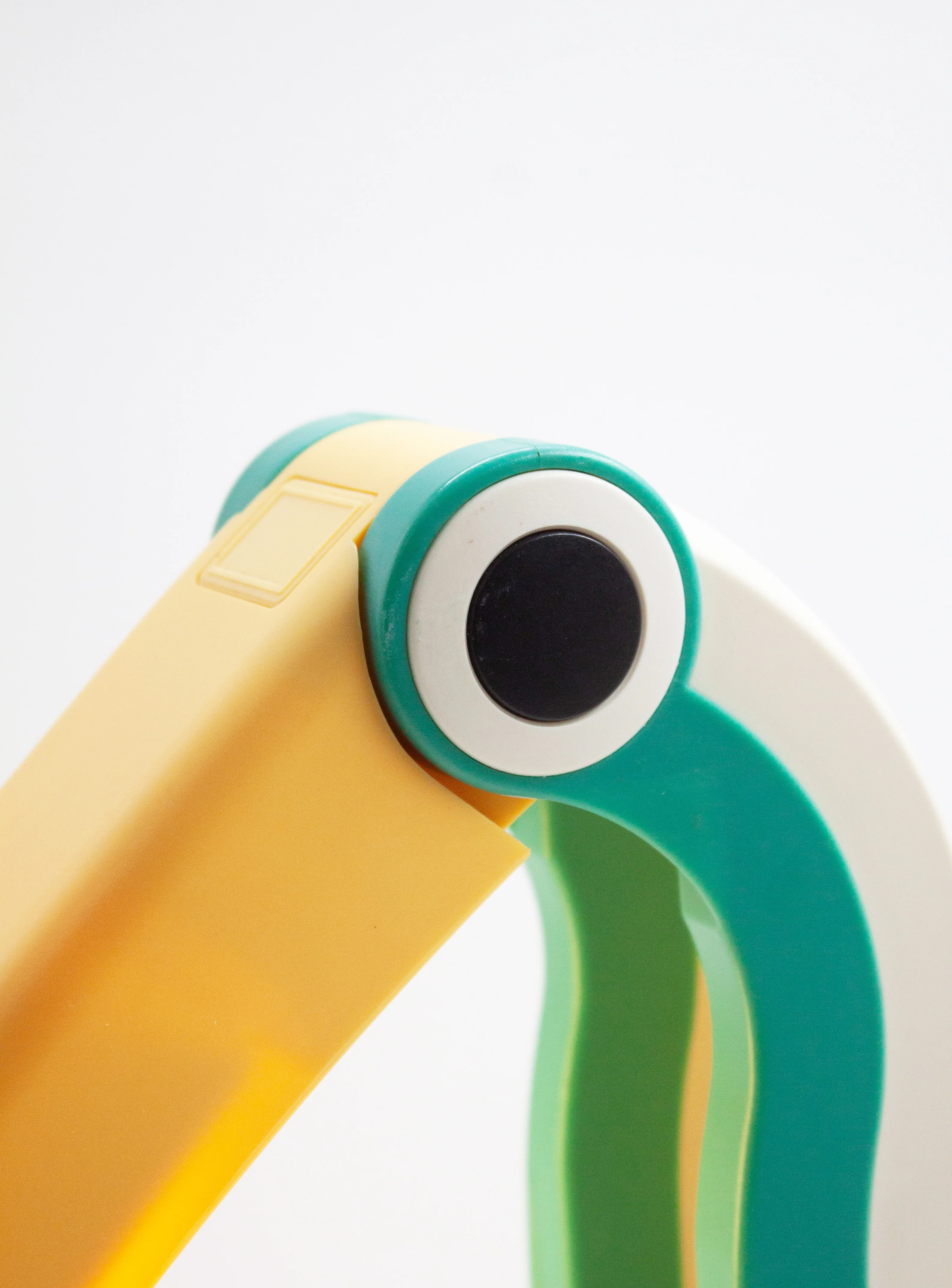 Perenz Toucan Desk Lamp by H.T. Huang (Green/Yellow) - Image 11