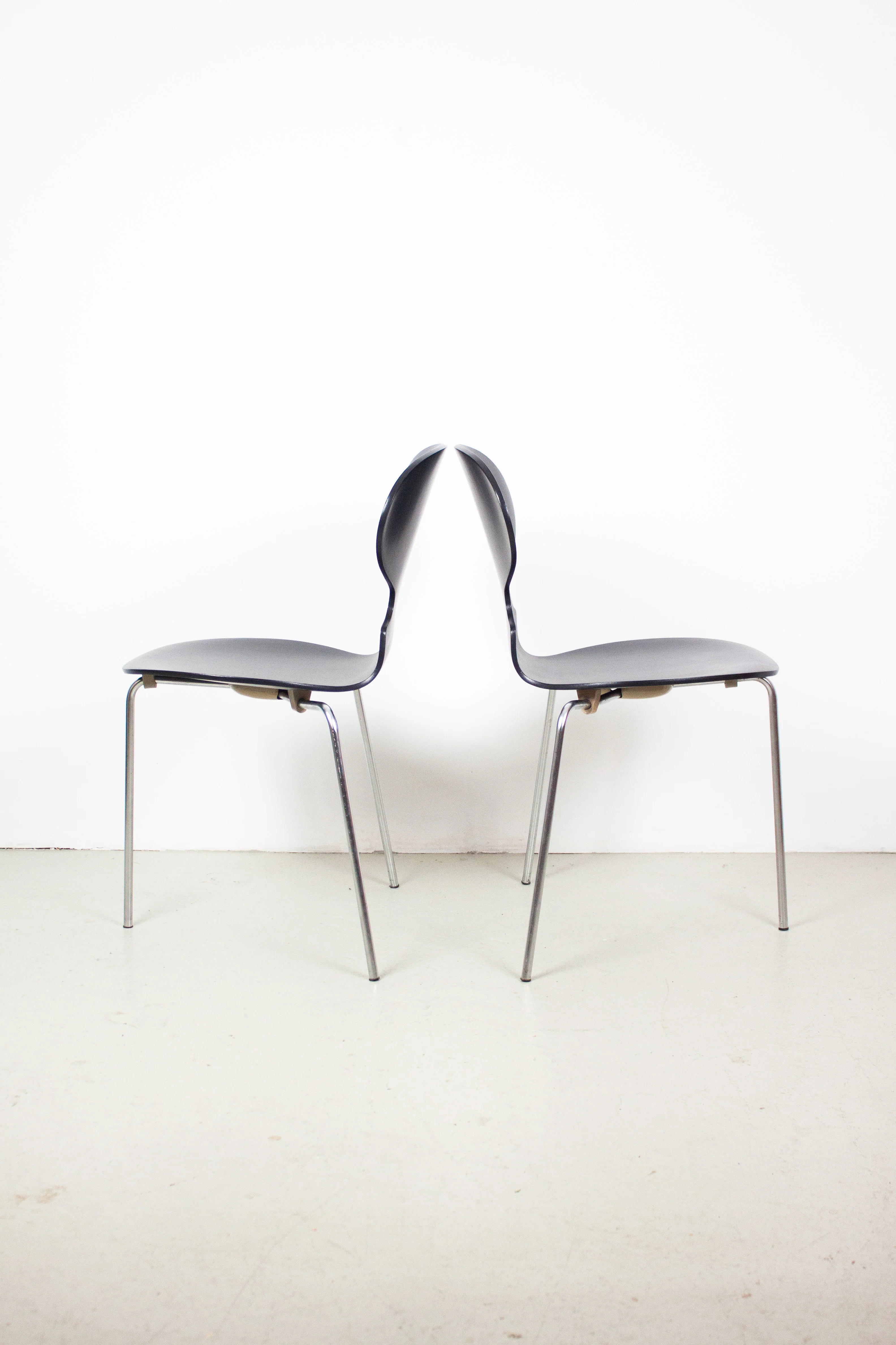 Ant Chairs by Arne Jacobsen for Fritz Hansen (Set of 2) - Image 3