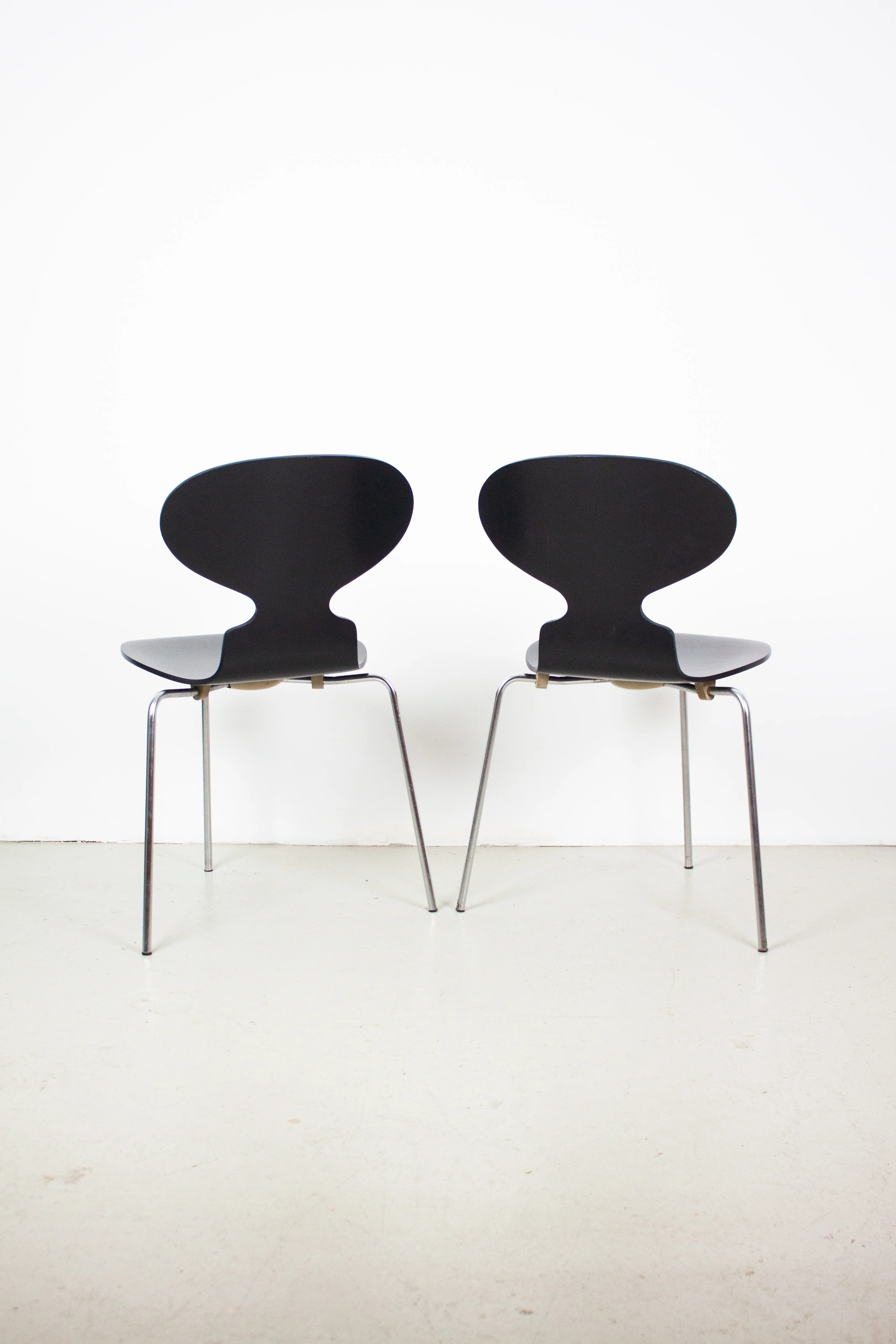 Ant Chairs by Arne Jacobsen for Fritz Hansen (Set of 2) - Image 4