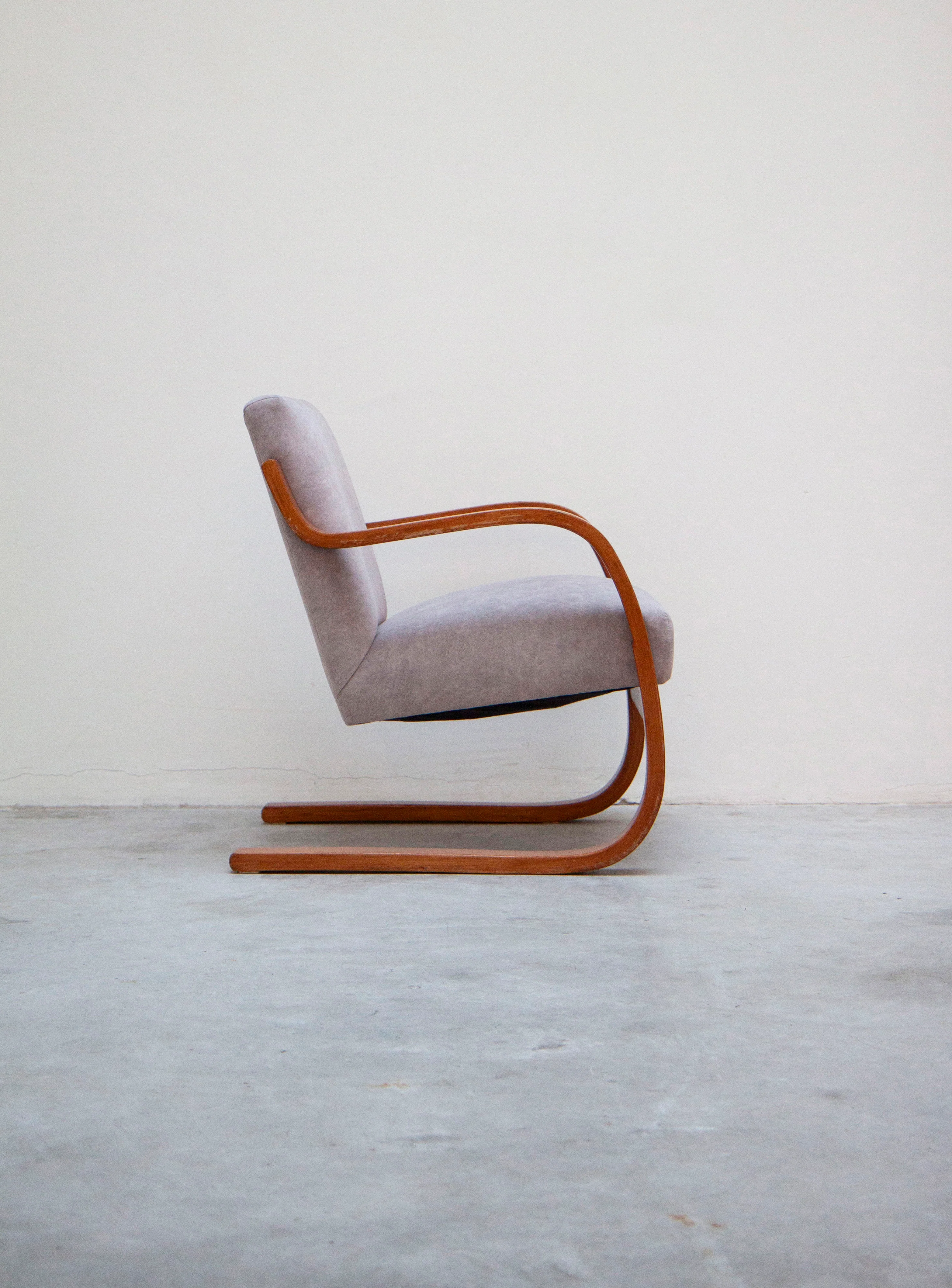 Artek 402 "Atelje" Lounge Chair by Alvar Aalto (Grey) - Image 18