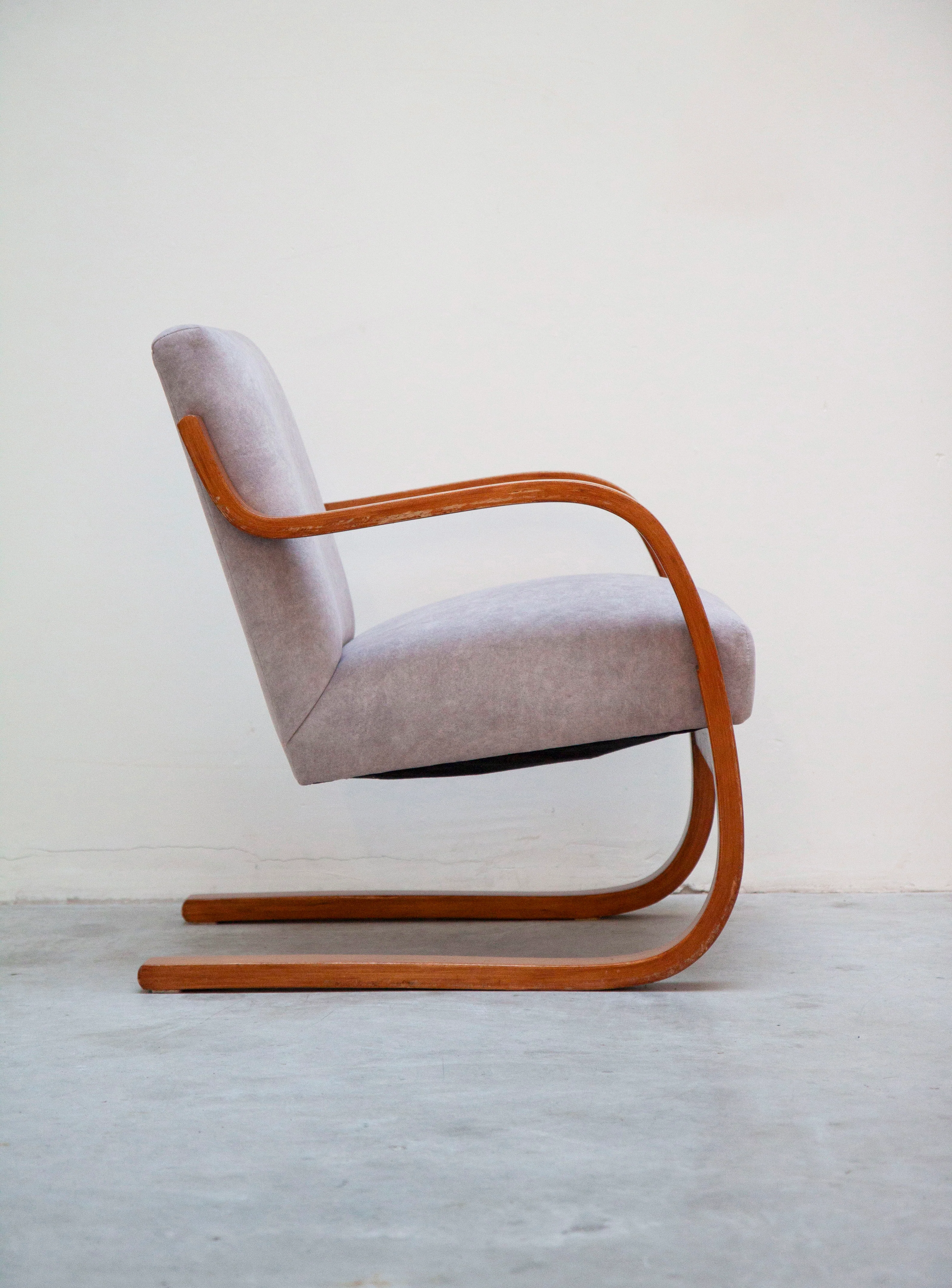 Artek 402 "Atelje" Lounge Chair by Alvar Aalto (Grey) - Image 19