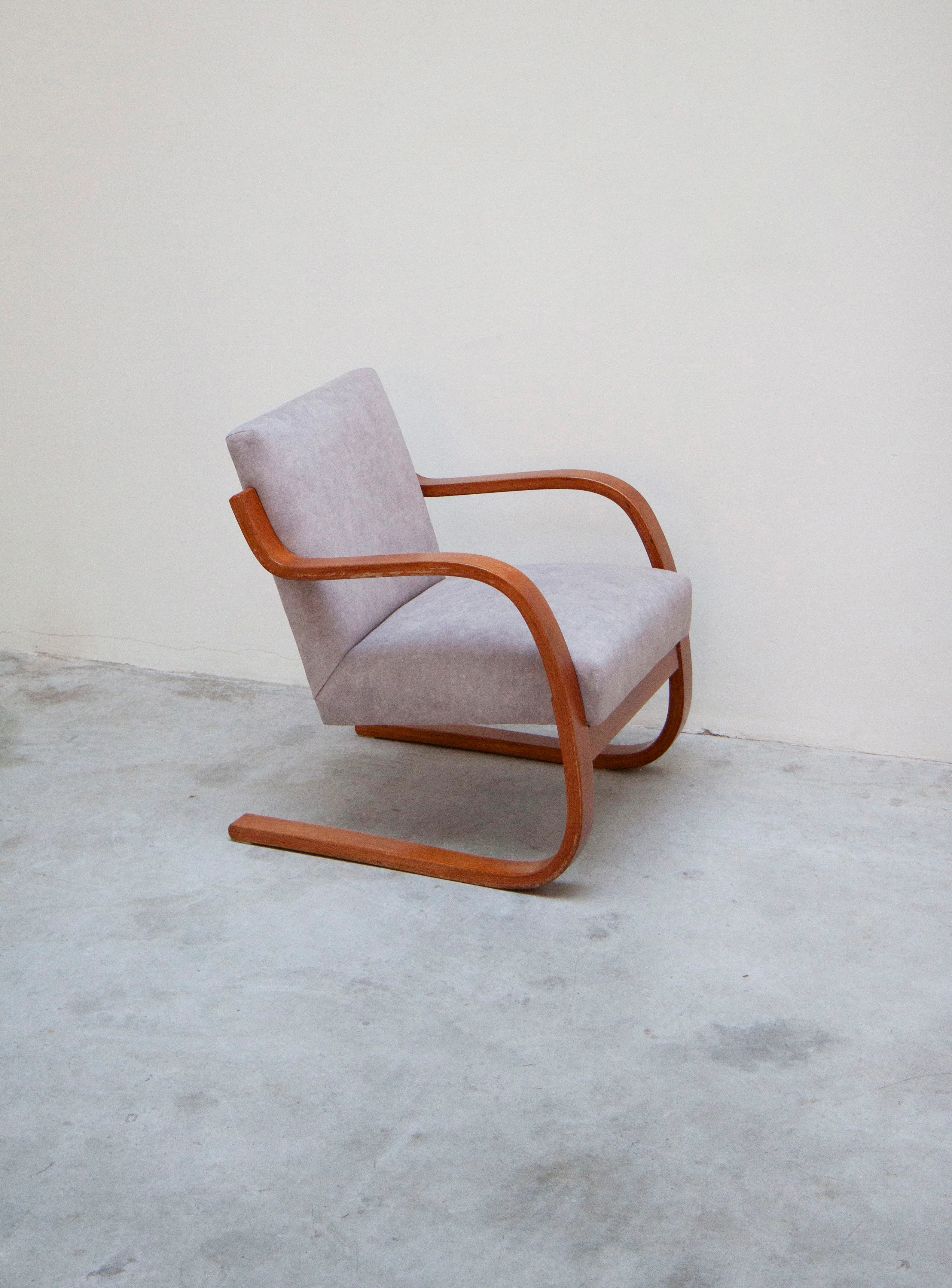 Artek 402 "Atelje" Lounge Chair by Alvar Aalto (Grey) - Image 21