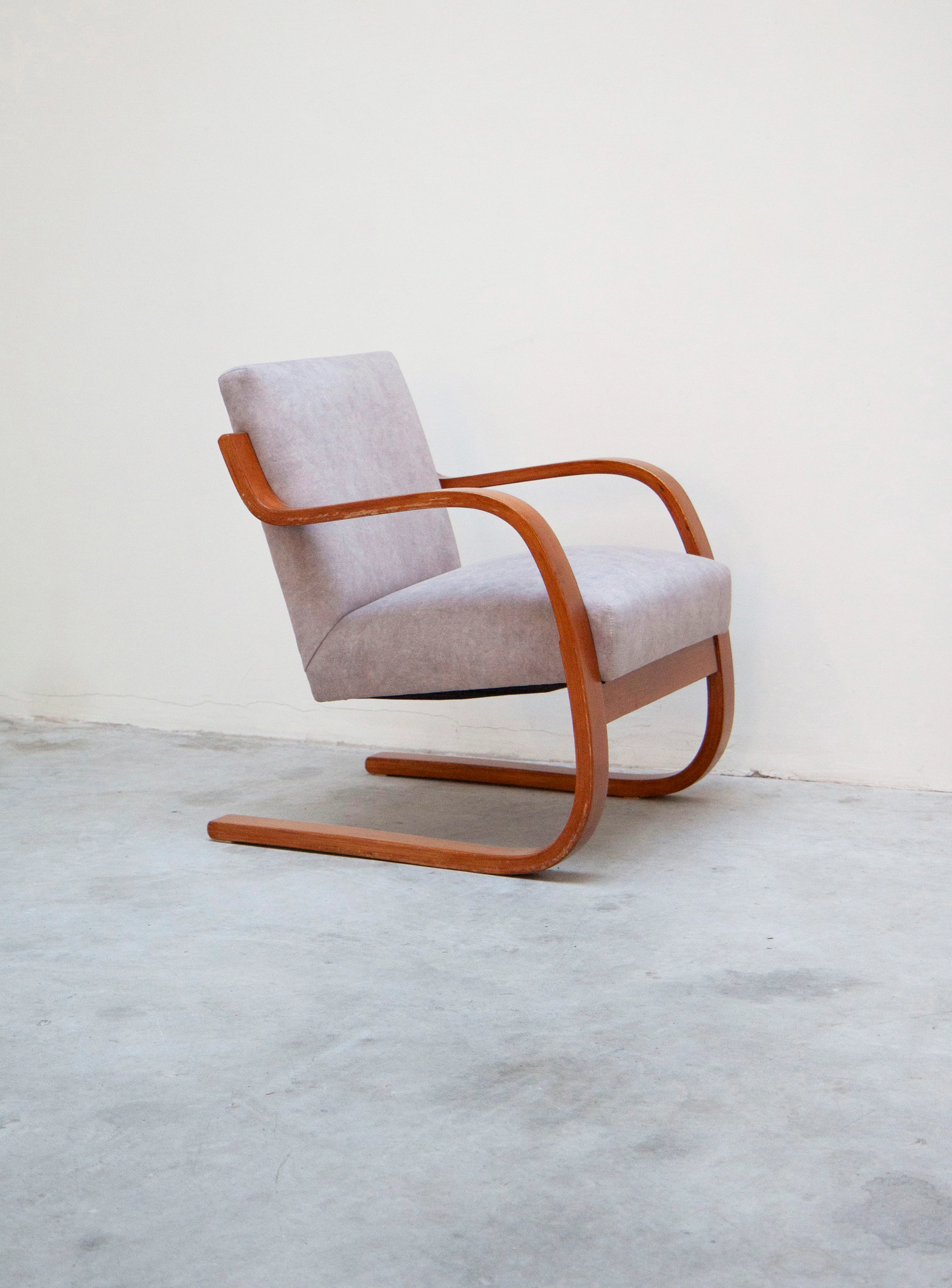 Artek 402 "Atelje" Lounge Chair by Alvar Aalto (Grey) - Image 22