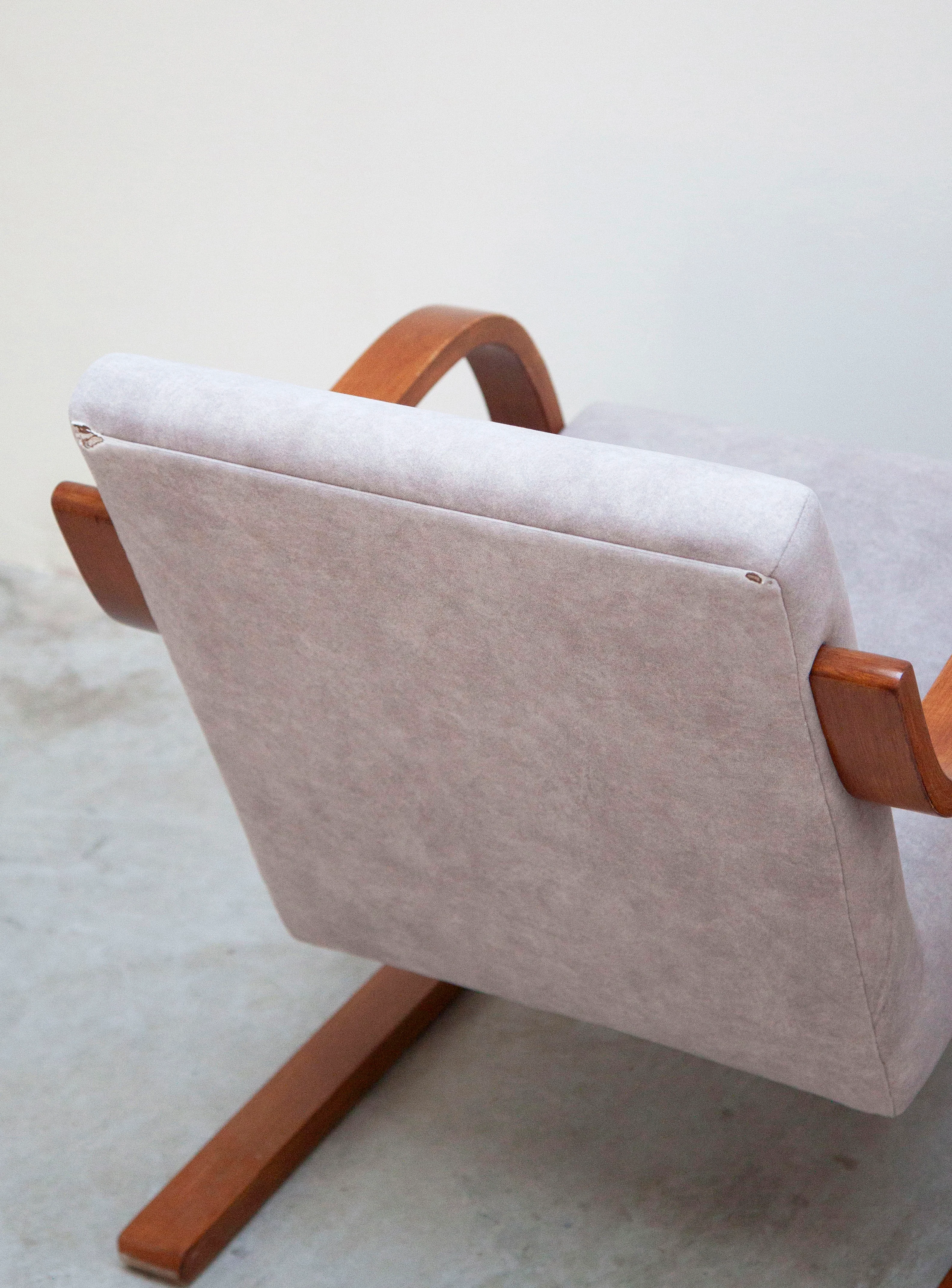 Artek 402 "Atelje" Lounge Chair by Alvar Aalto (Grey) - Image 30