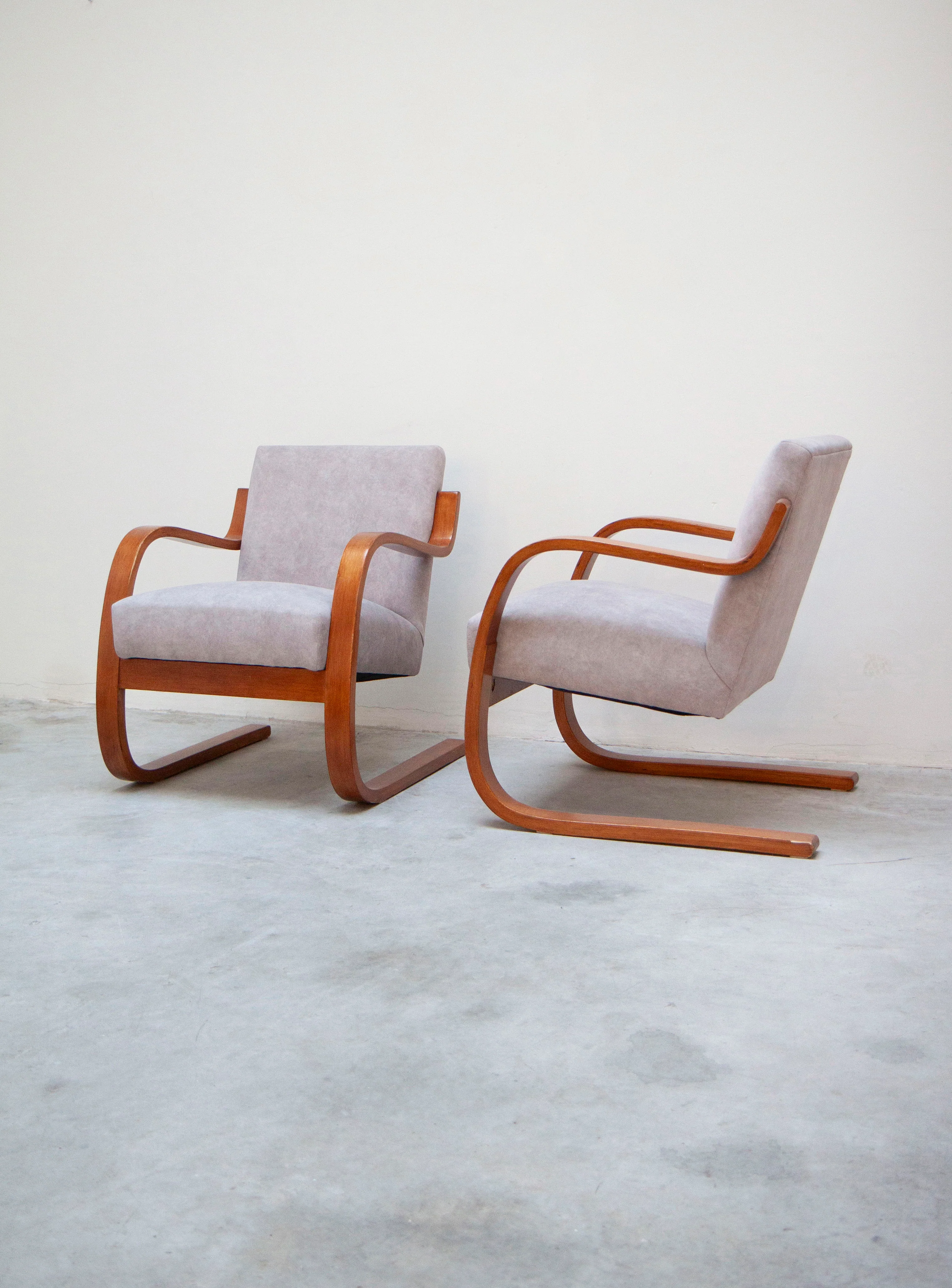 Artek 402 "Atelje" Lounge Chair by Alvar Aalto (Grey) - Image 8
