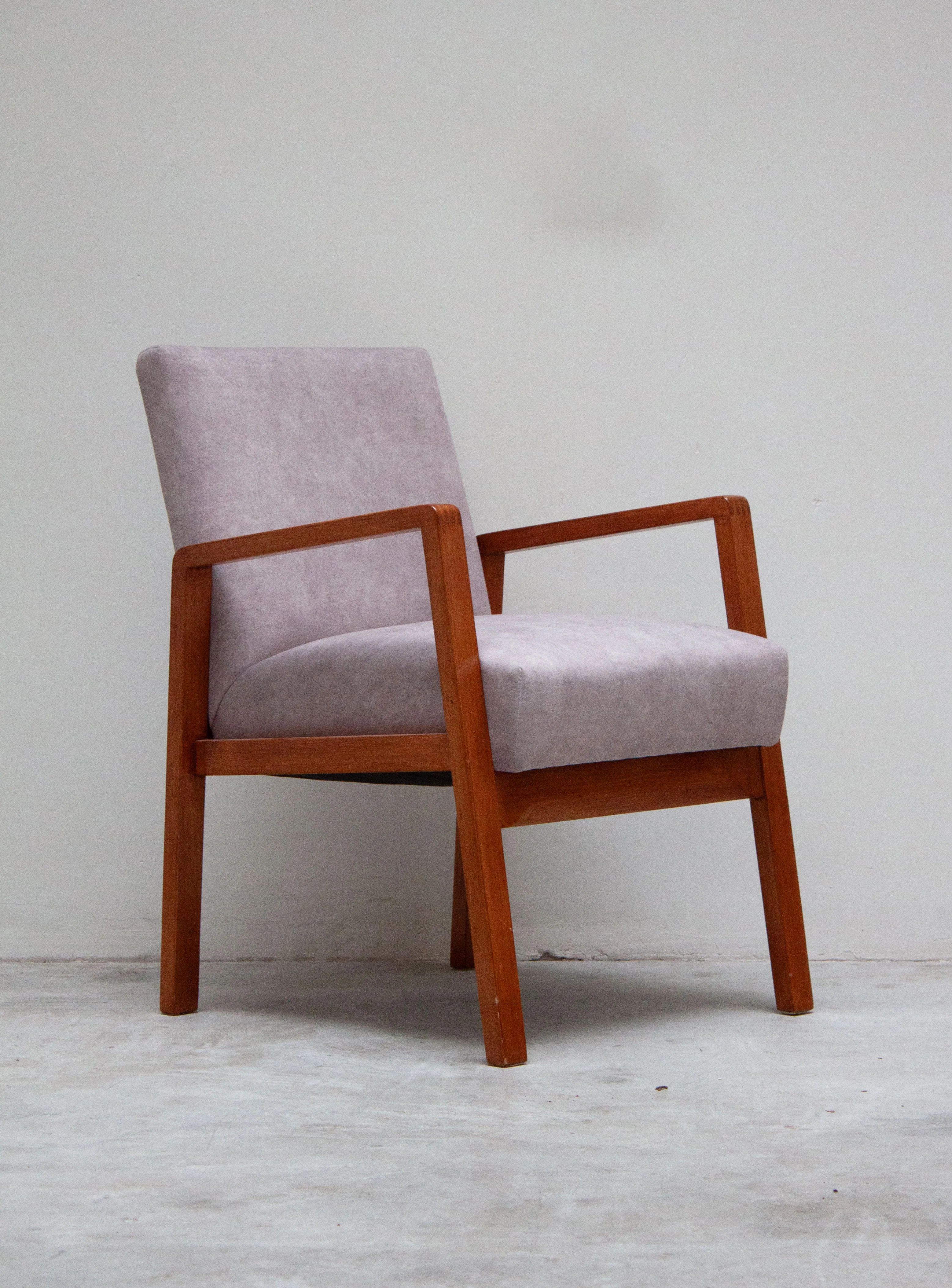 Artek 404 Hallway Chair by Alvar Aalto (Grey)