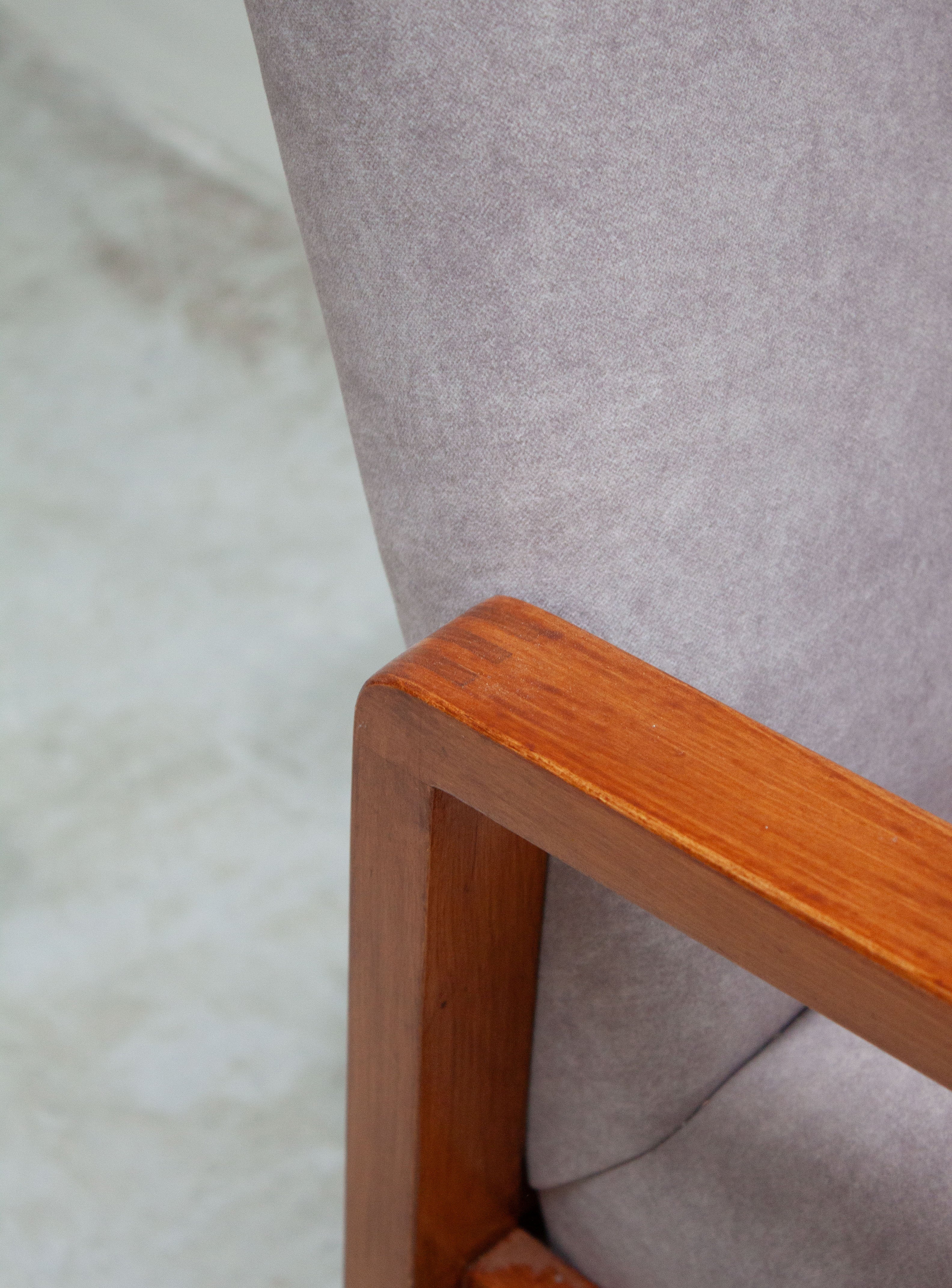 Artek 404 Hallway Chair by Alvar Aalto (Grey) - Image 13