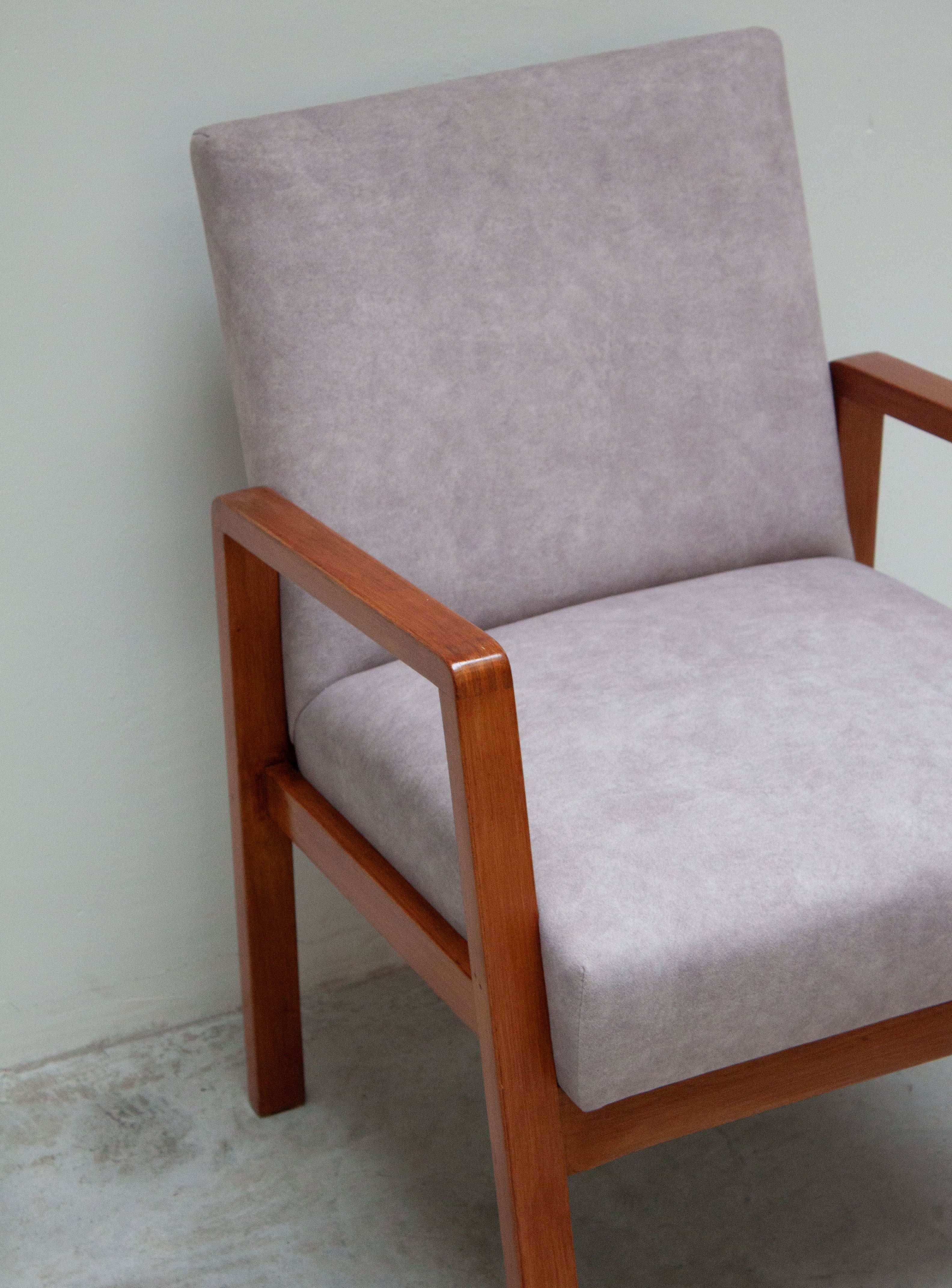 Artek 404 Hallway Chair by Alvar Aalto (Grey) - Image 18