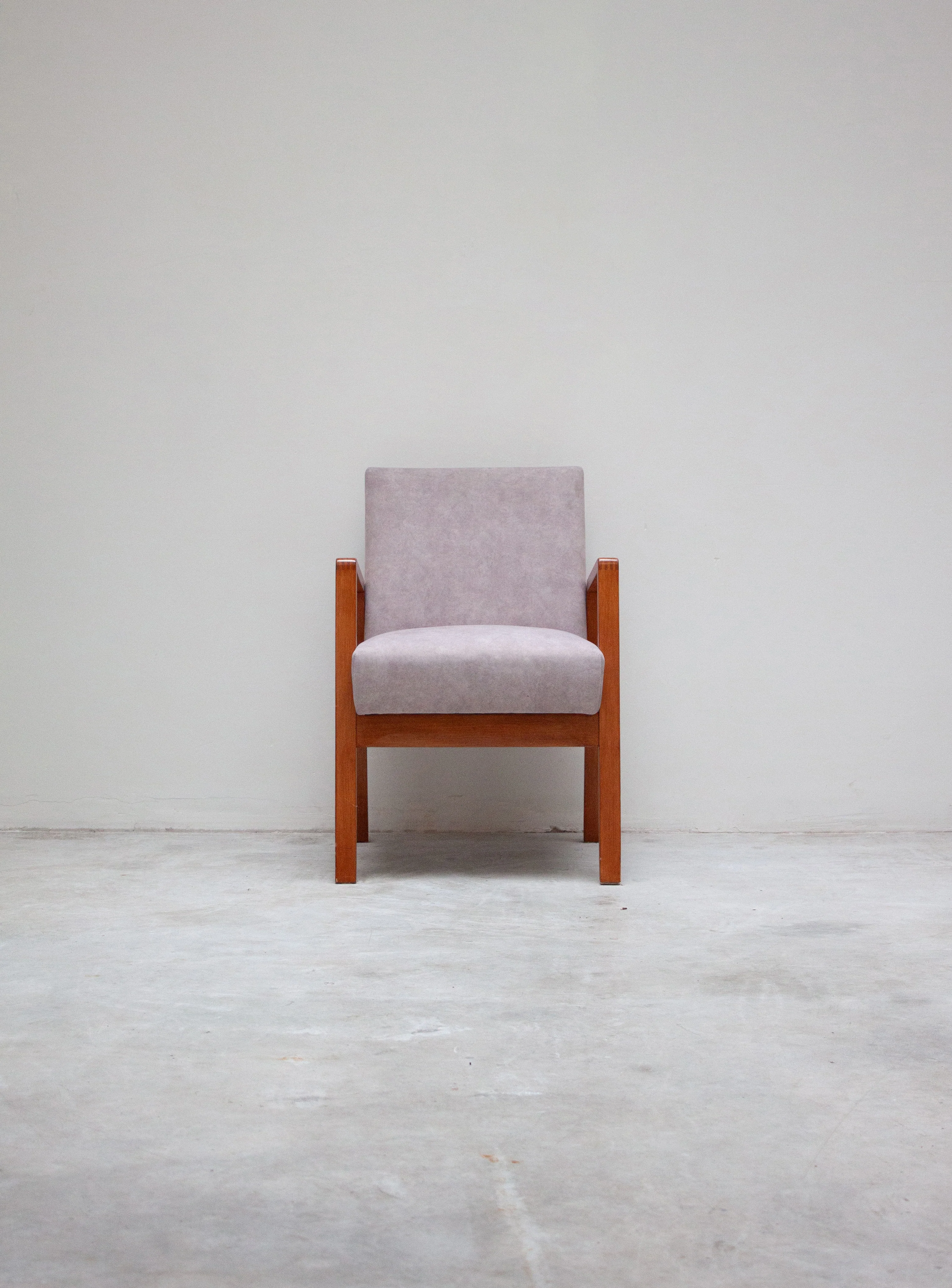 Artek 404 Hallway Chair by Alvar Aalto (Grey) - Image 2