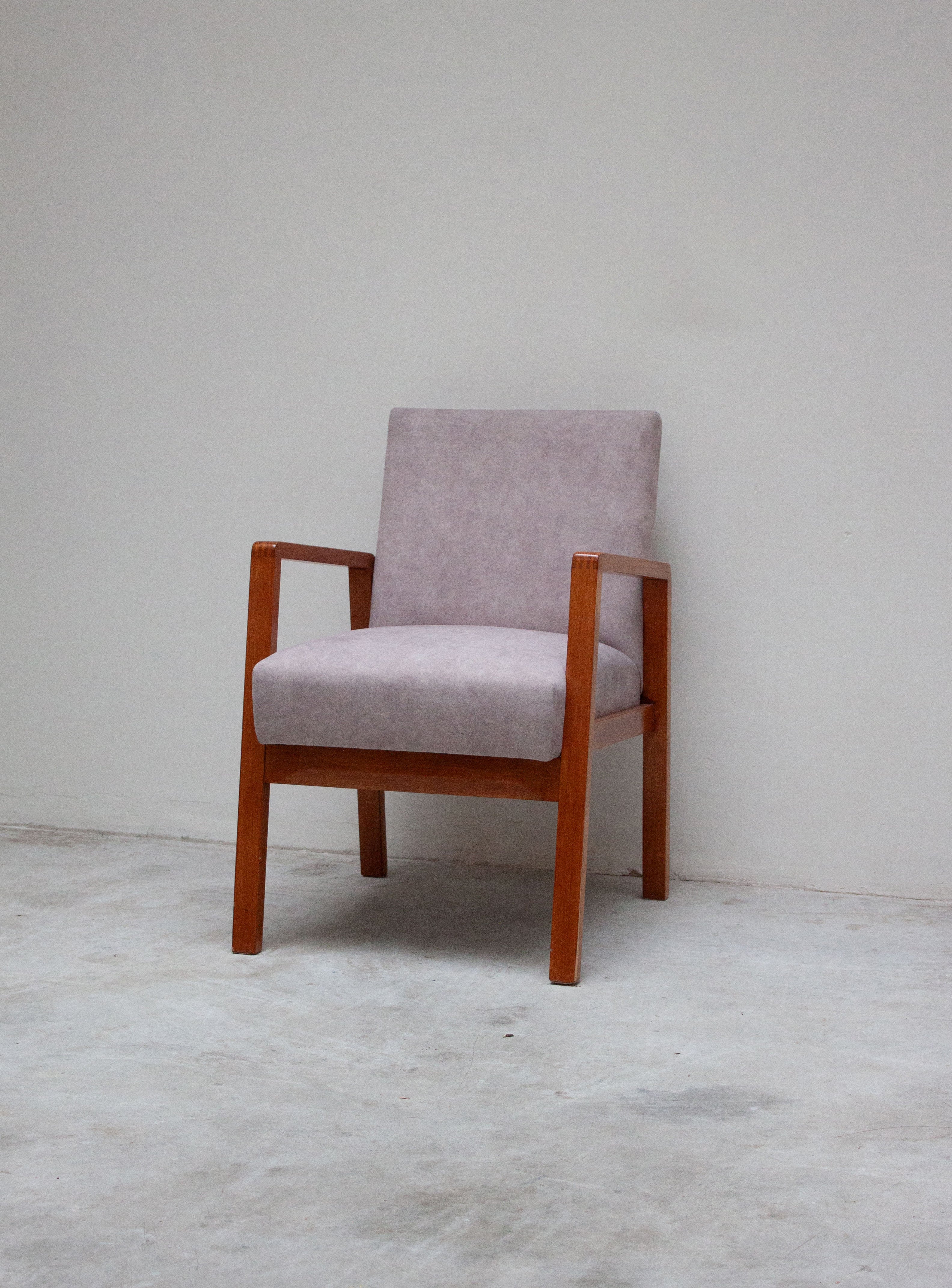 Artek 404 Hallway Chair by Alvar Aalto (Grey) - Image 4