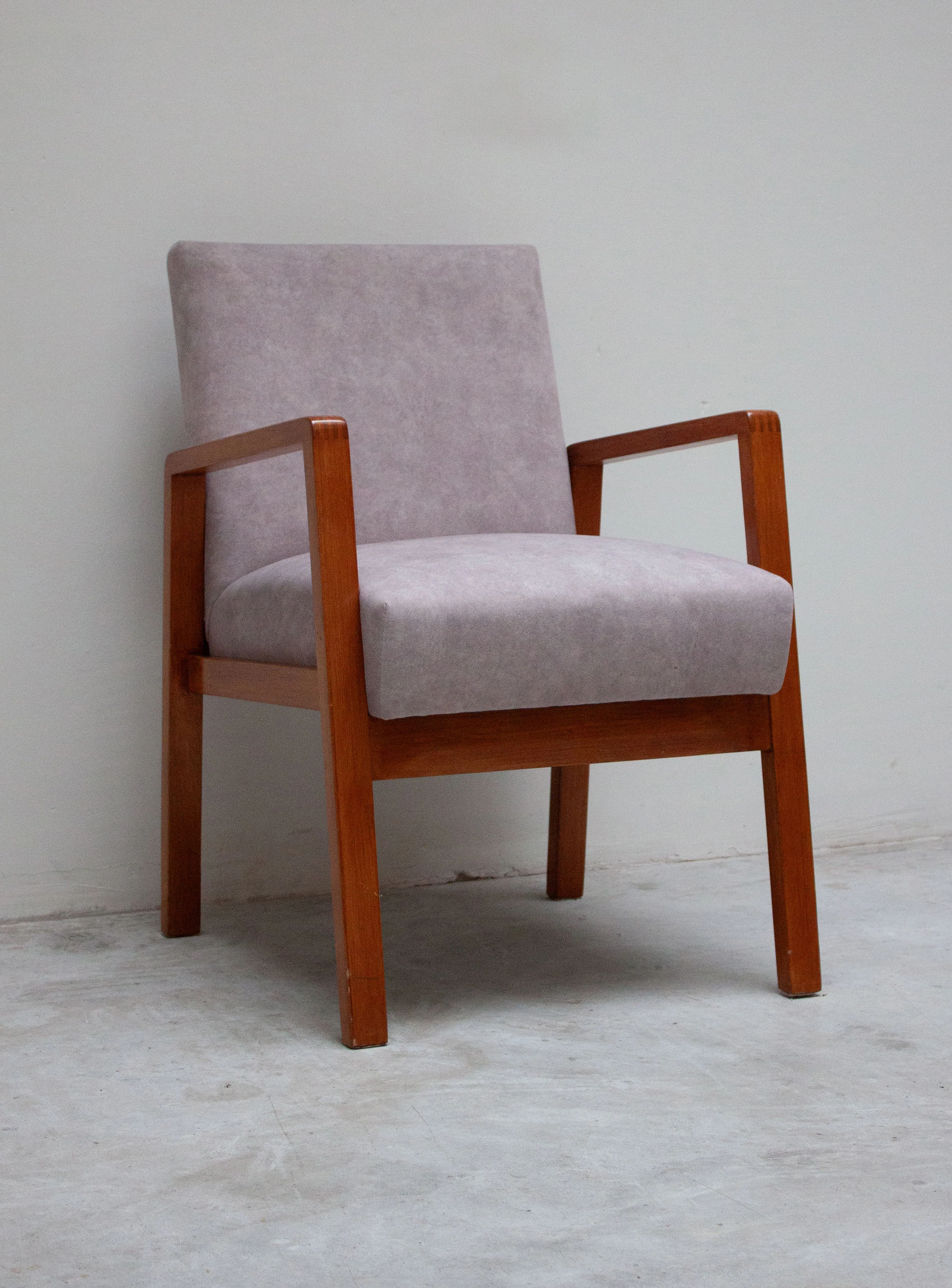 Artek 404 Hallway Chair by Alvar Aalto (Grey) - Image 7