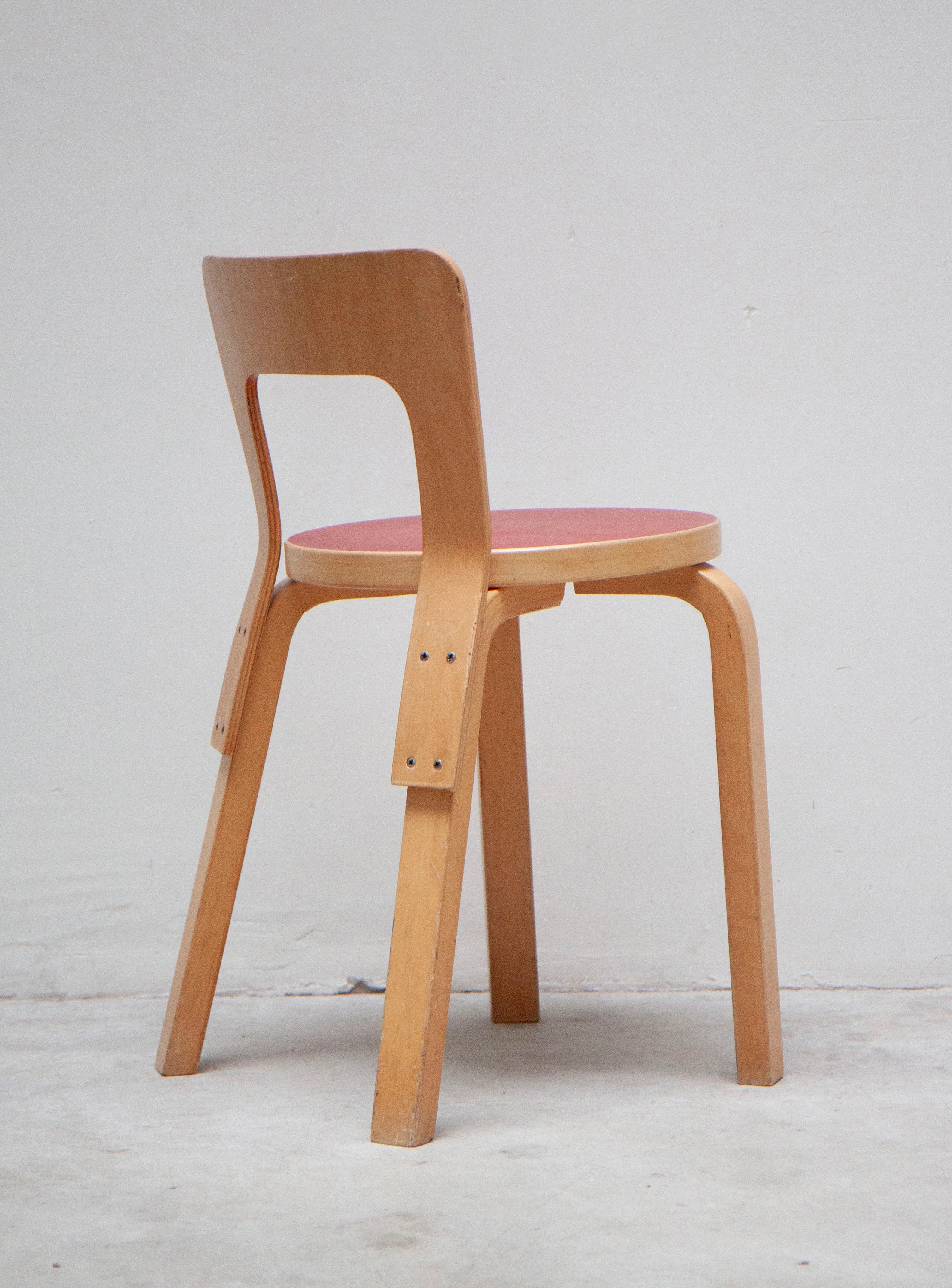 Artek 65 Chair by Alvar Aalto (Red) - Image 6