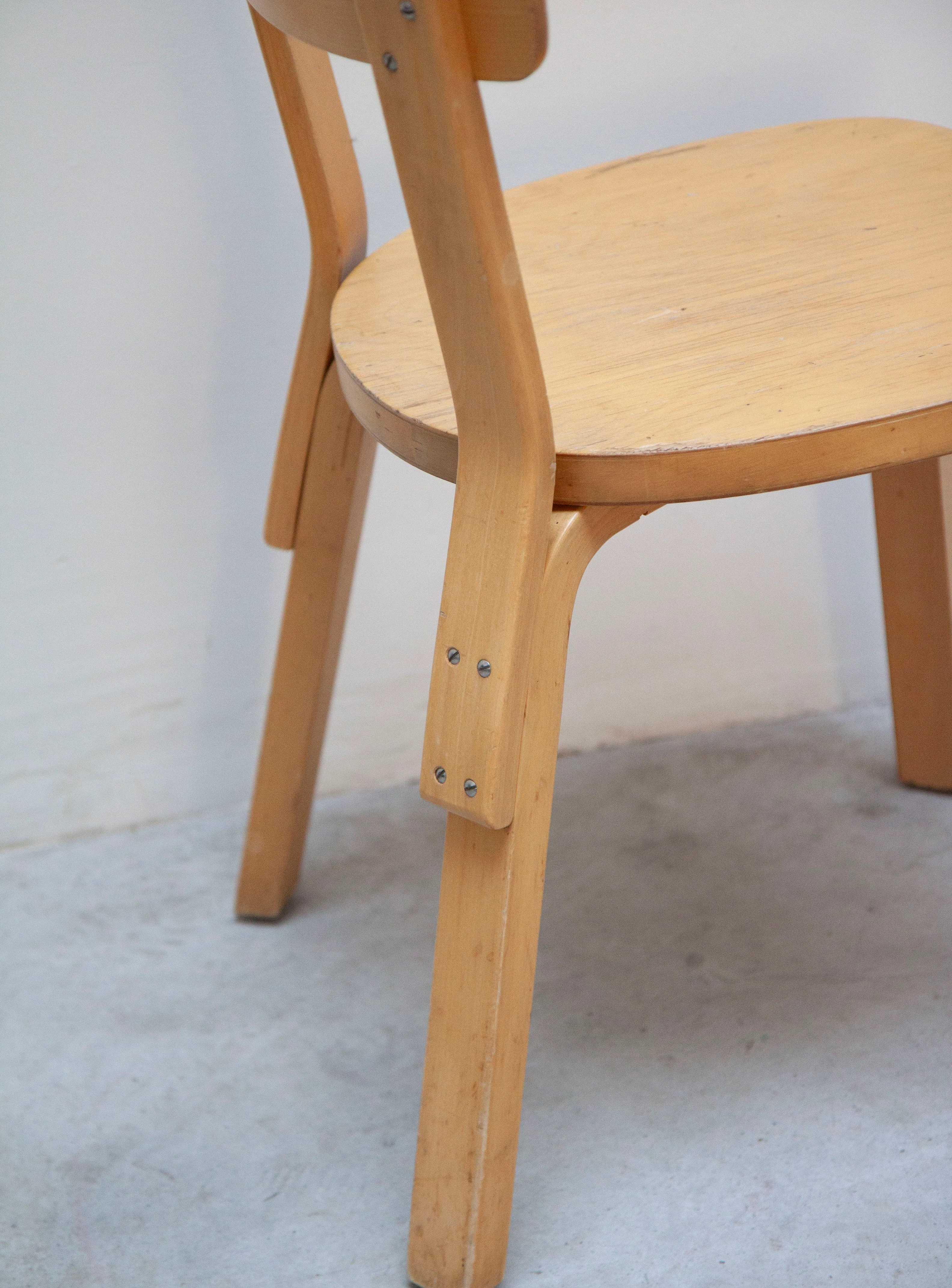Artek 69 Chair by Alvar Aalto (1950s) - Image 10