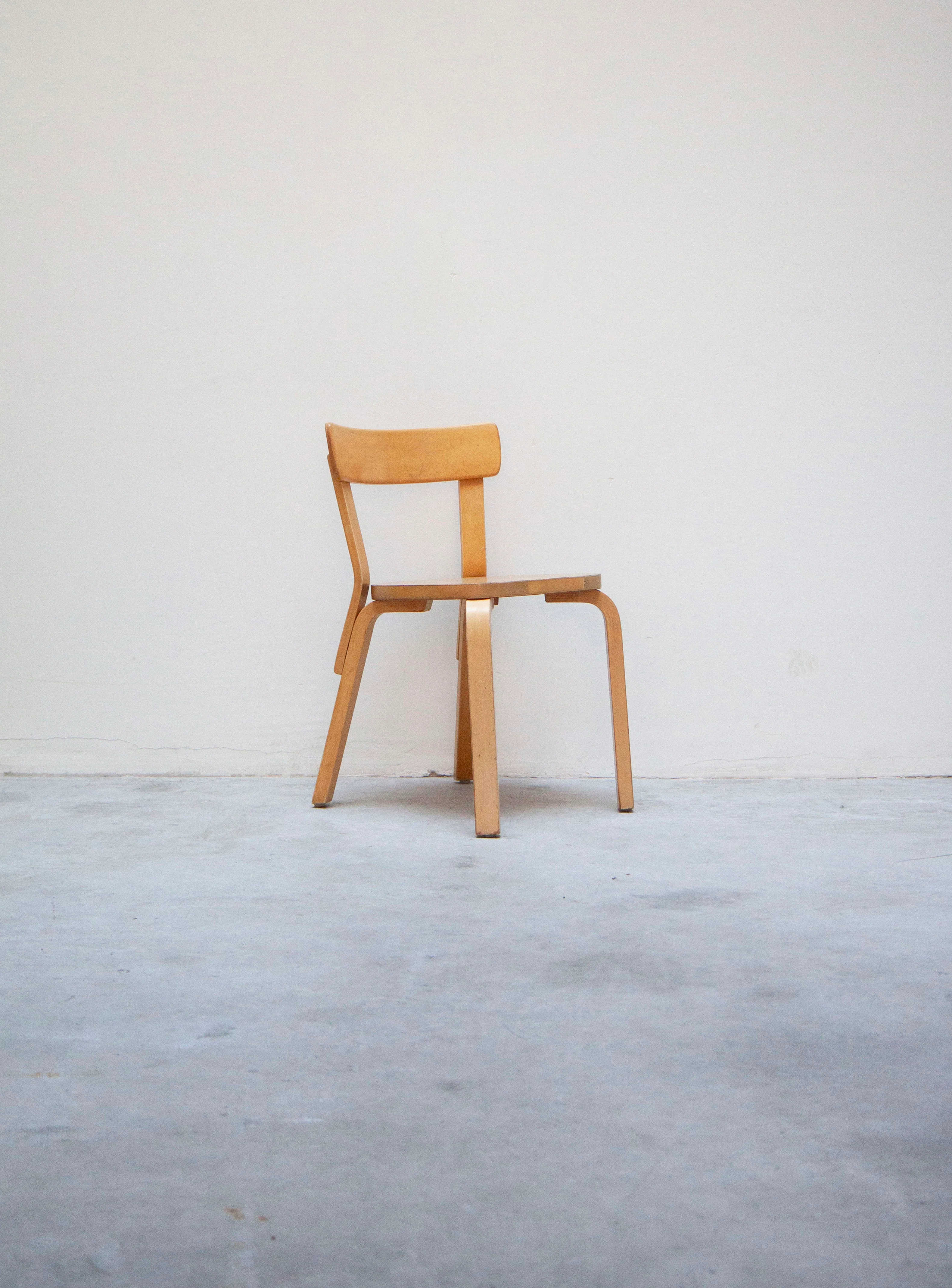 Artek 69 Chair by Alvar Aalto (1950s) - Image 2