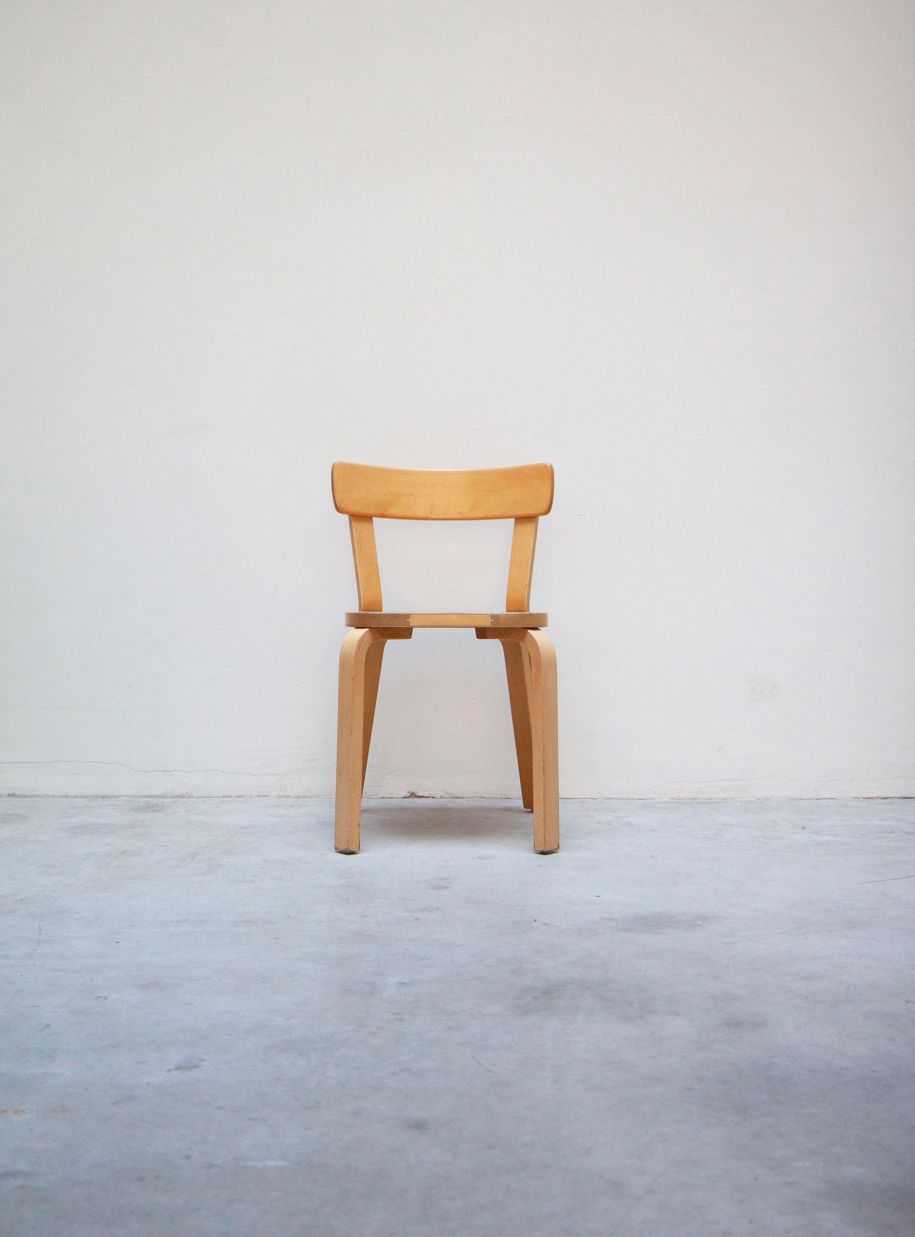 Artek 69 Chair by Alvar Aalto (1950s) - Image 7