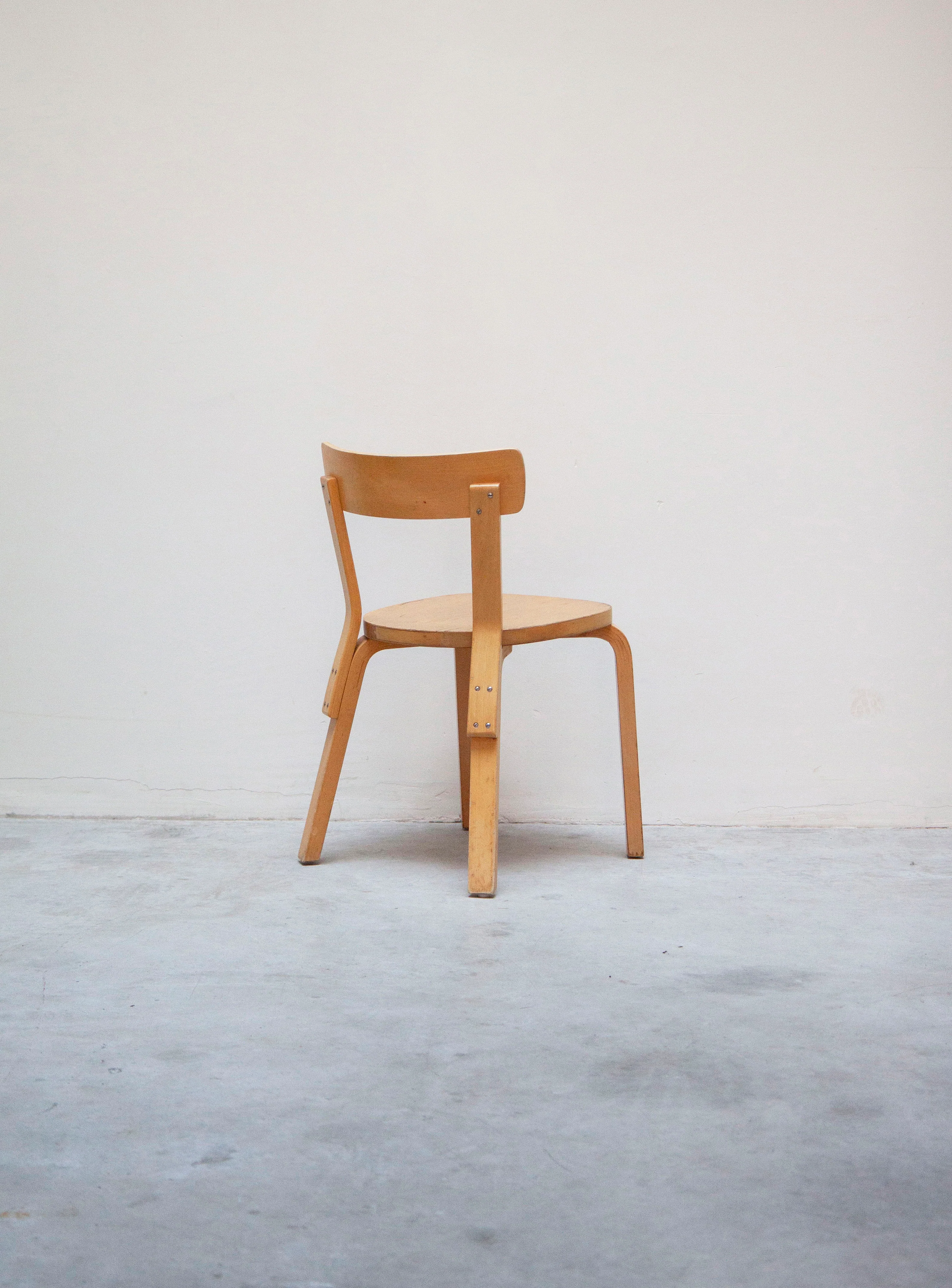 Artek 69 Chair by Alvar Aalto (1950s) - Image 8