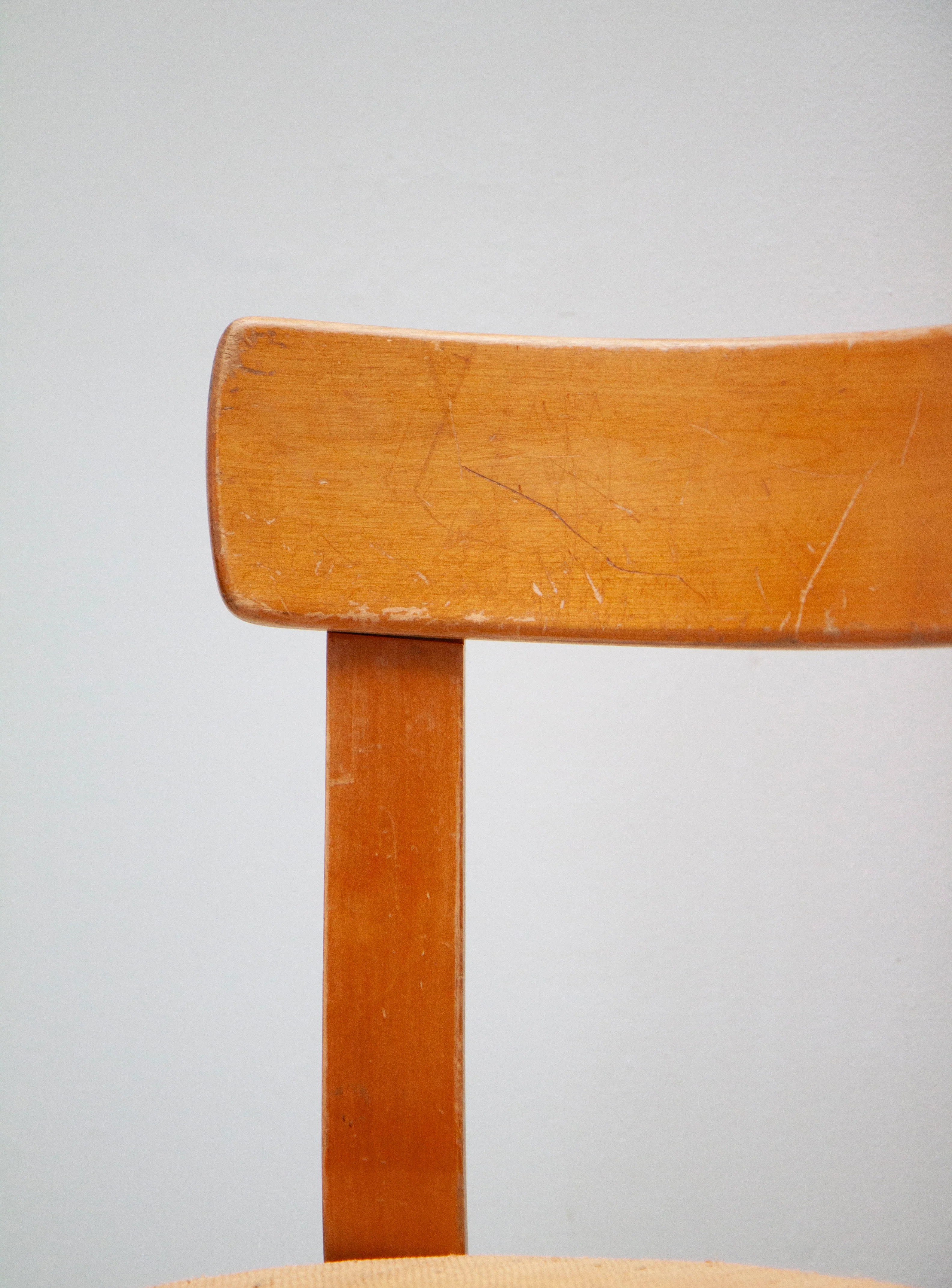 Artek 69 Chair by Alvar Aalto (Niinikangas) - Image 11