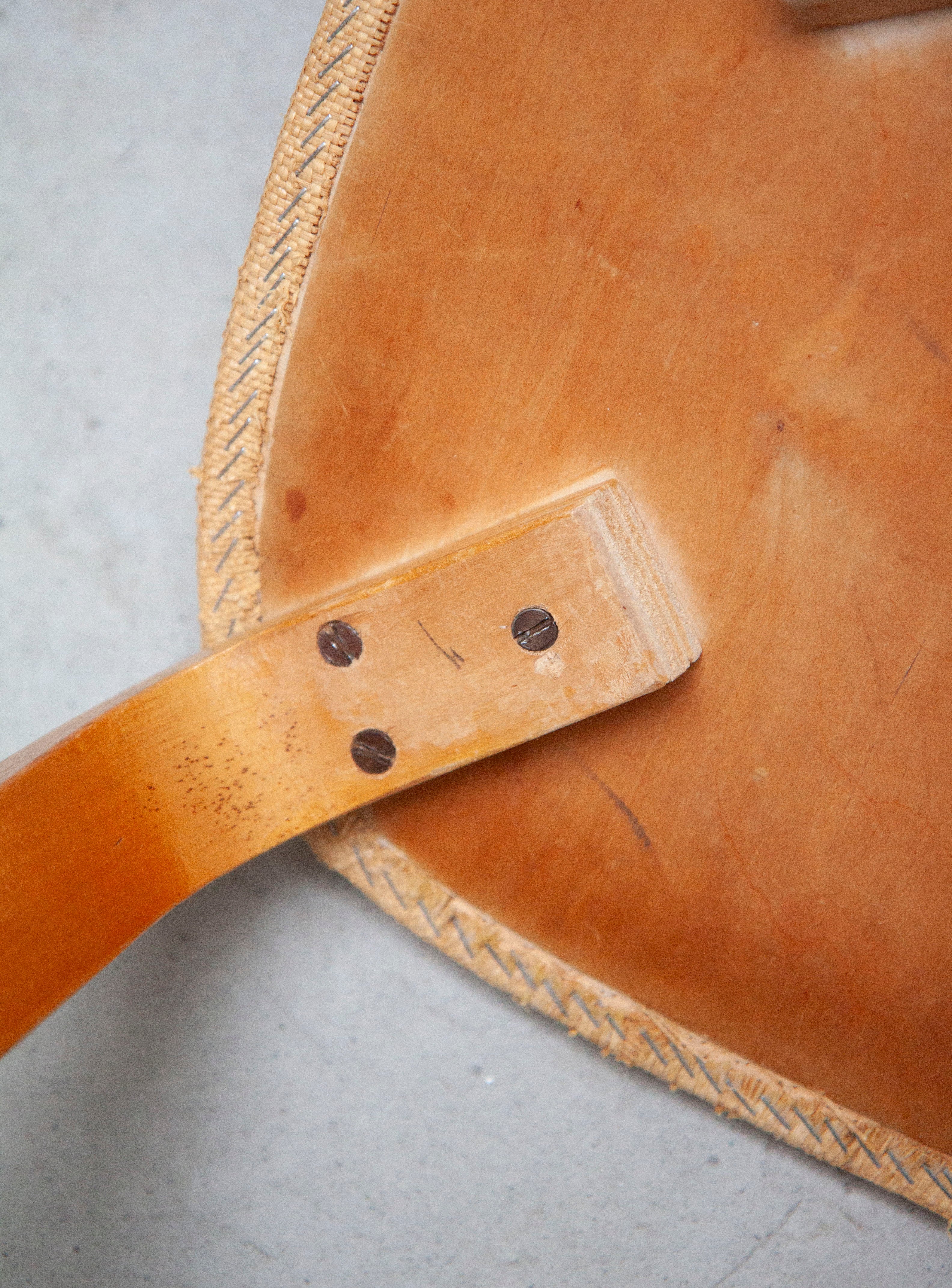 Artek 69 Chair by Alvar Aalto (Niinikangas) - Image 22