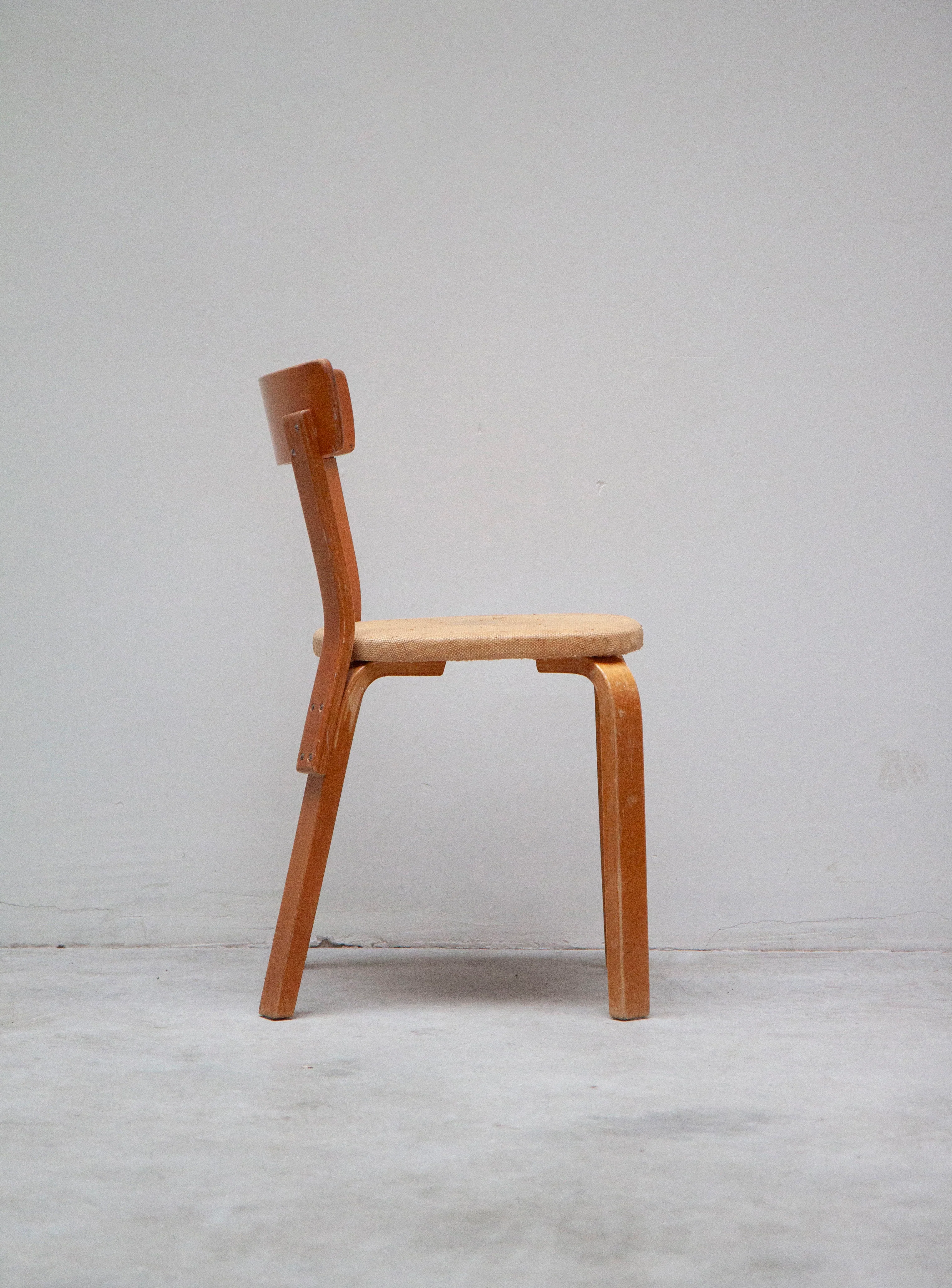 Artek 69 Chair by Alvar Aalto (Niinikangas) - Image 3