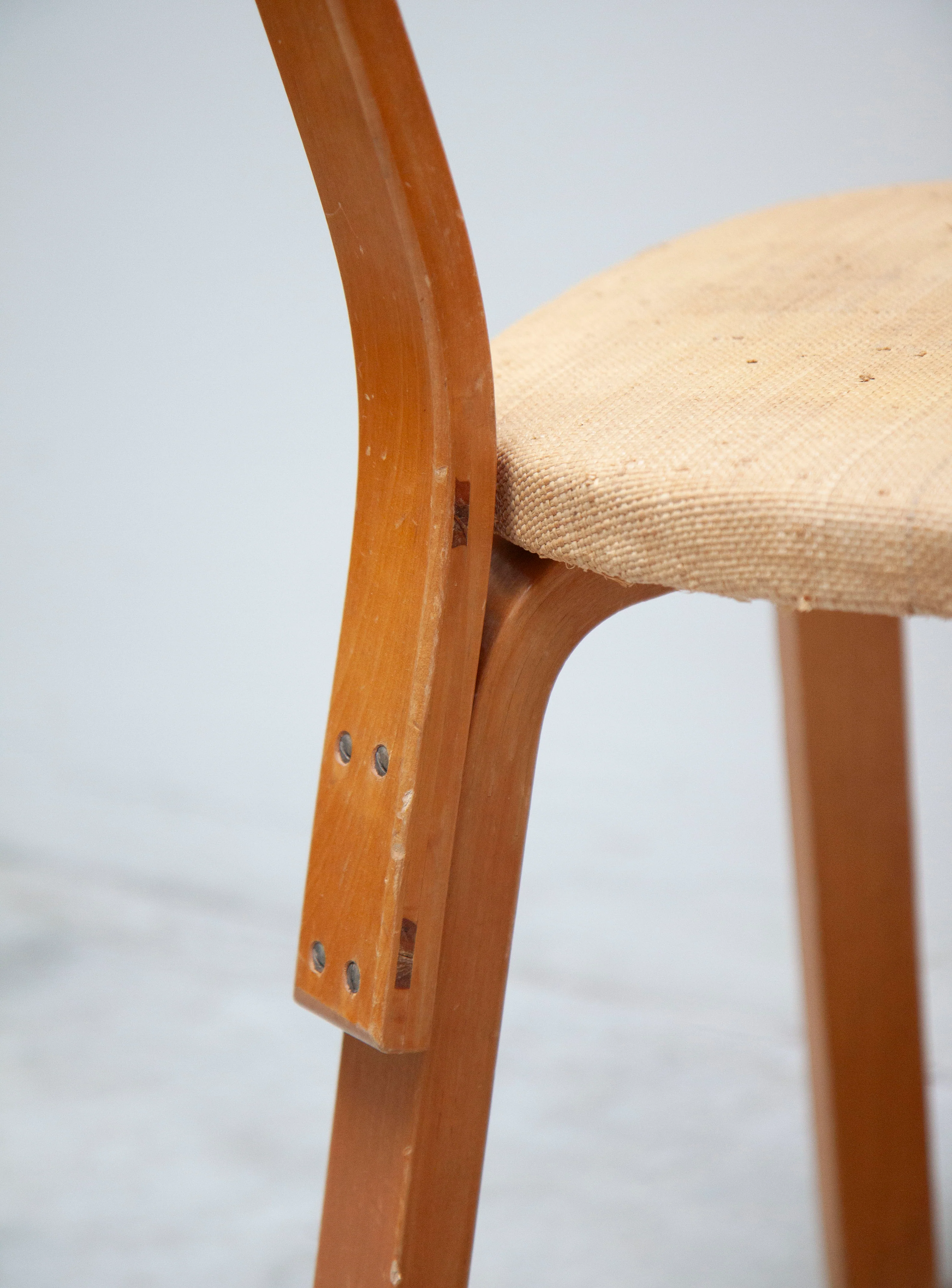 Artek 69 Chair by Alvar Aalto (Niinikangas) - Image 8
