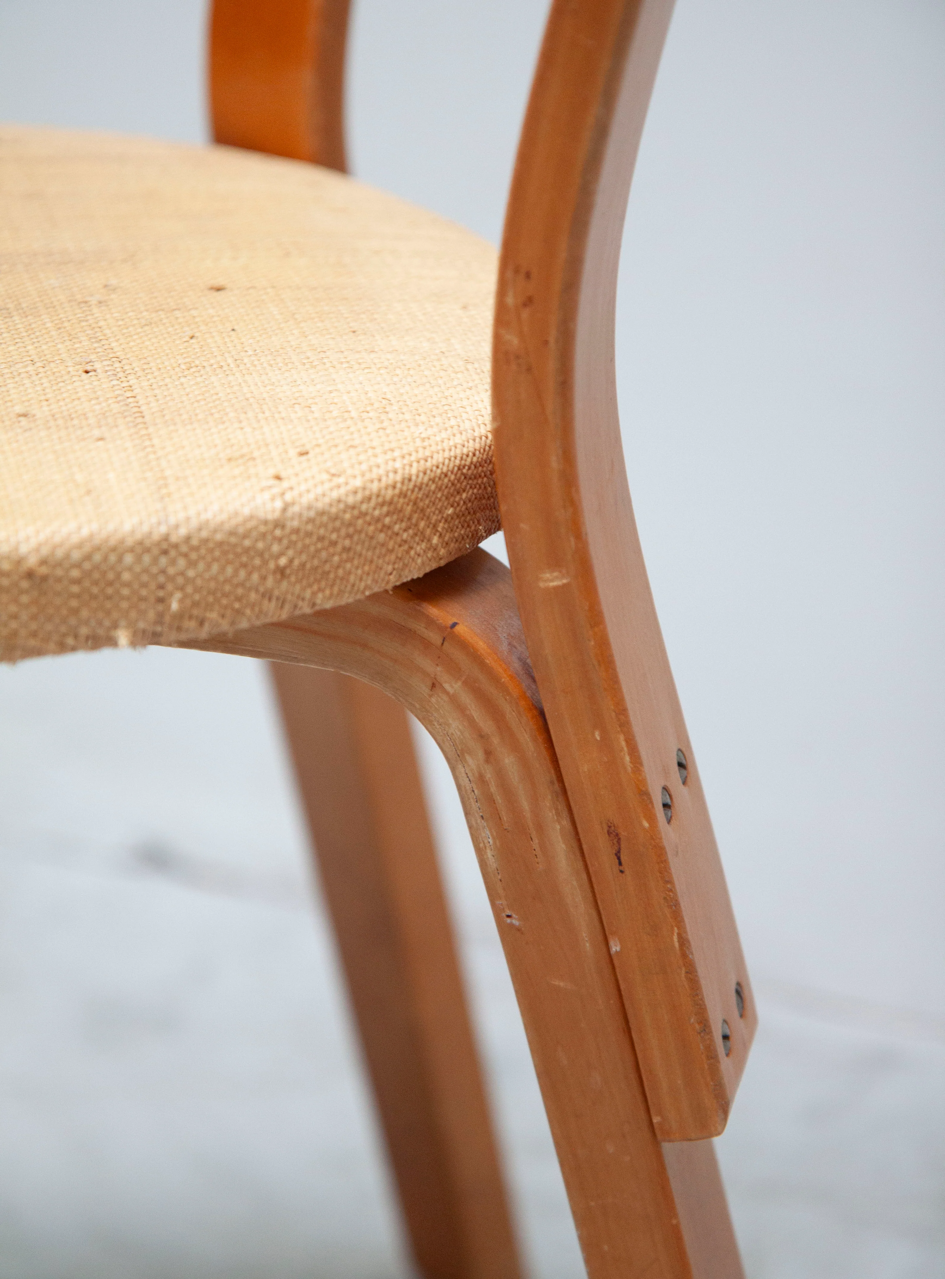 Artek 69 Chair by Alvar Aalto (Niinikangas) - Image 9