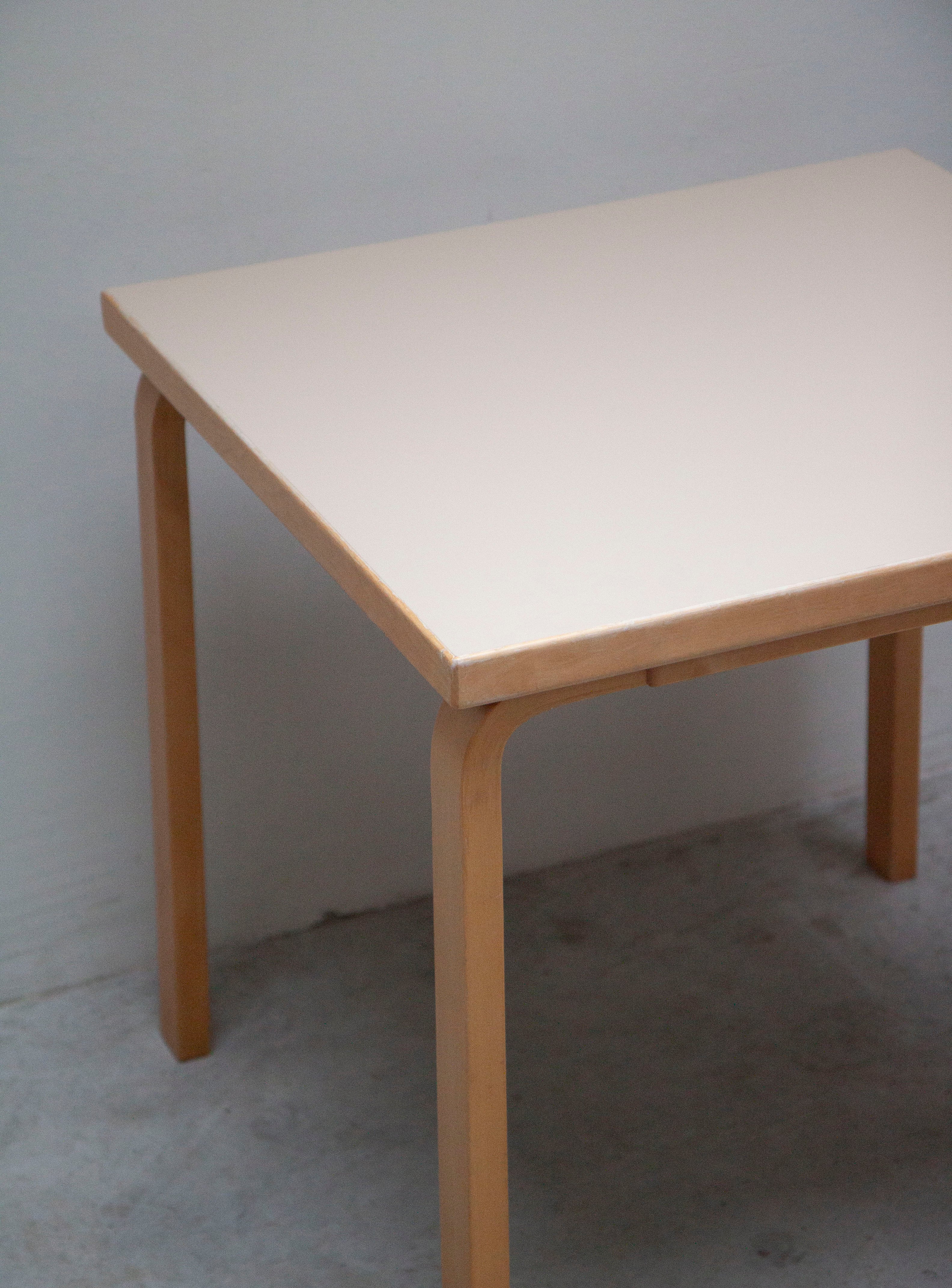 Artek 81C Dining Table by Alvar Aalto (Beige) - Image 9