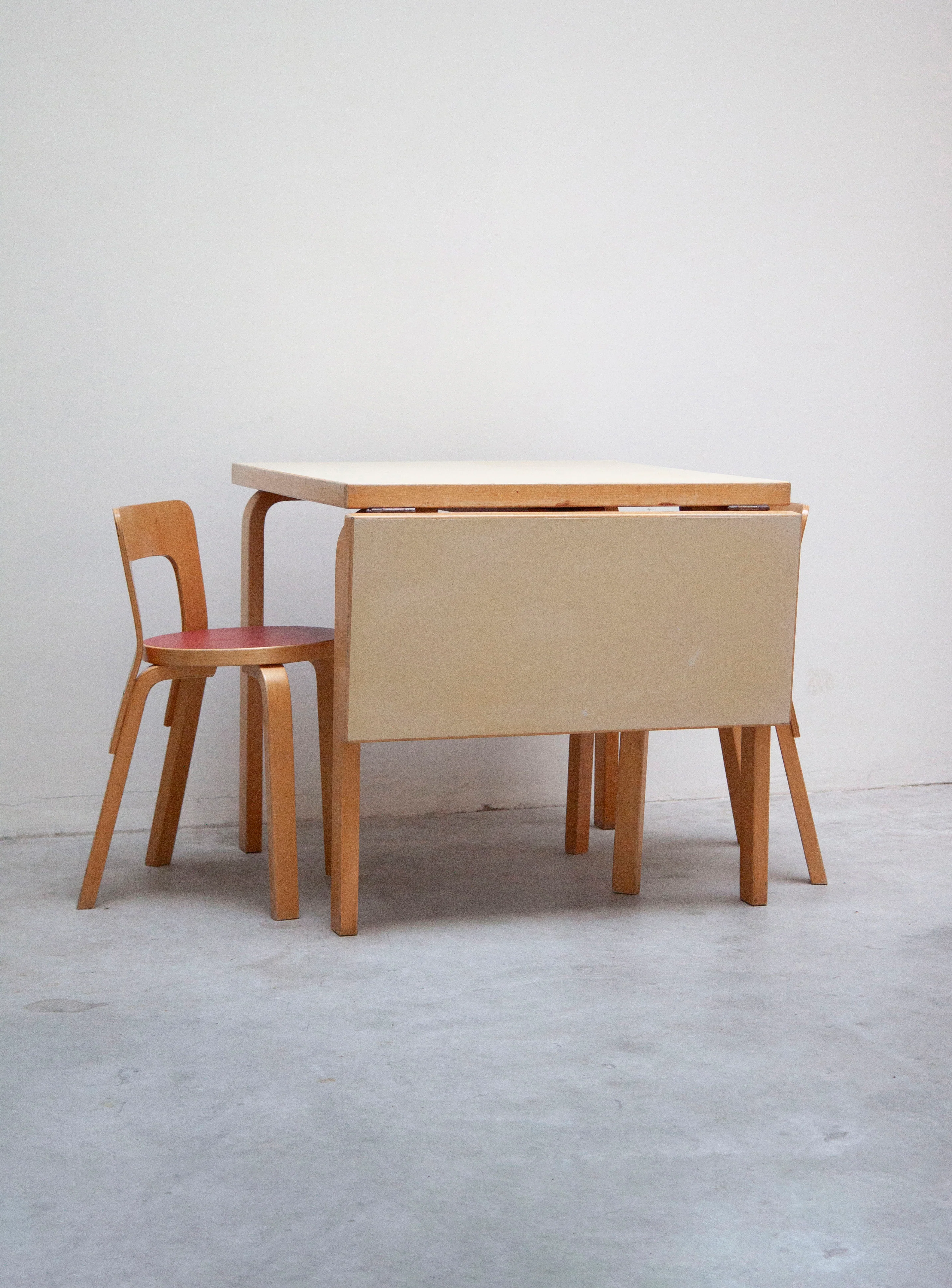 Artek DL81C Drop Leaf Table by Alvar Aalto (Butter) - Image 2