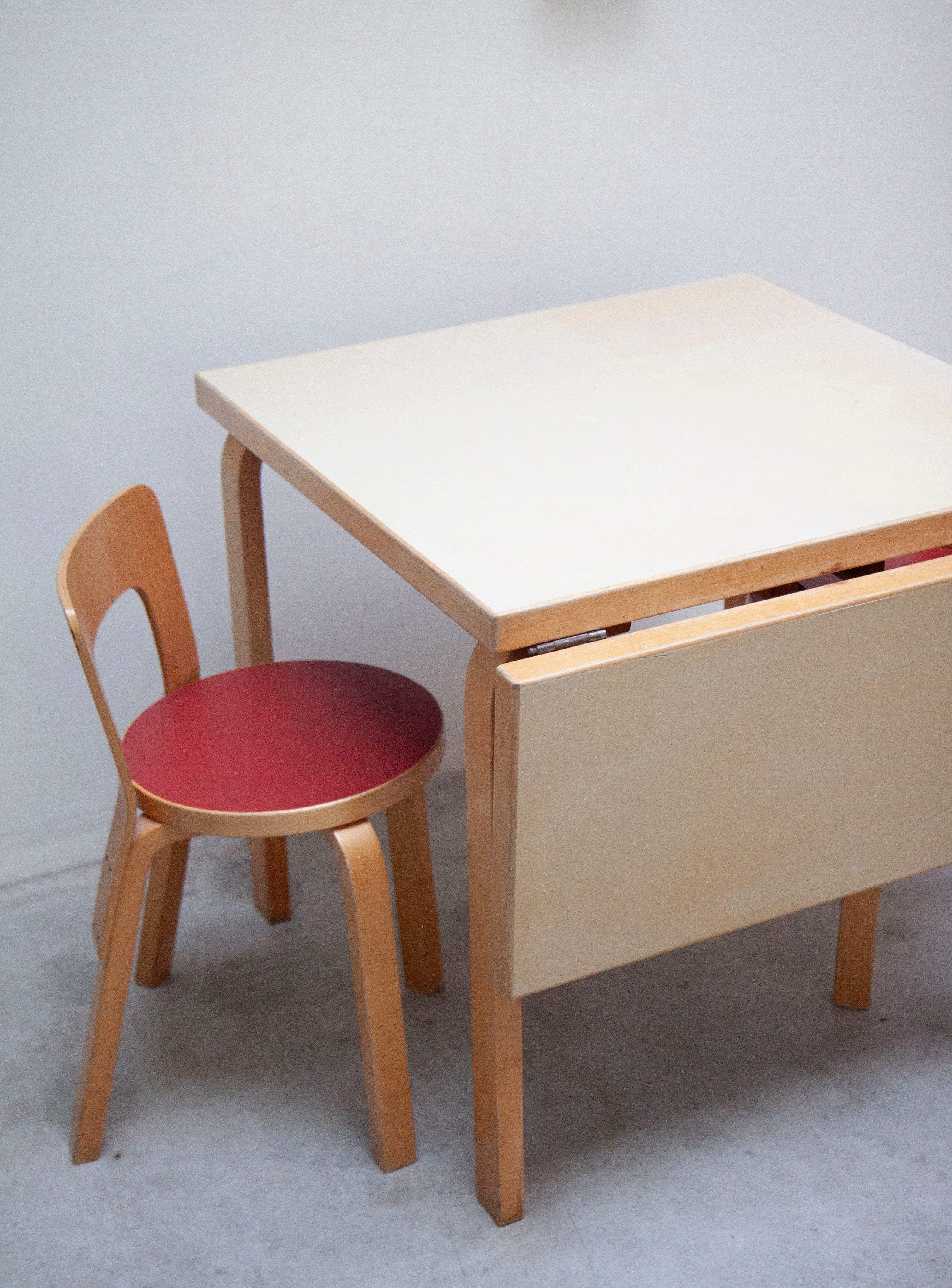 Artek DL81C Drop Leaf Table by Alvar Aalto (Butter) - Image 3