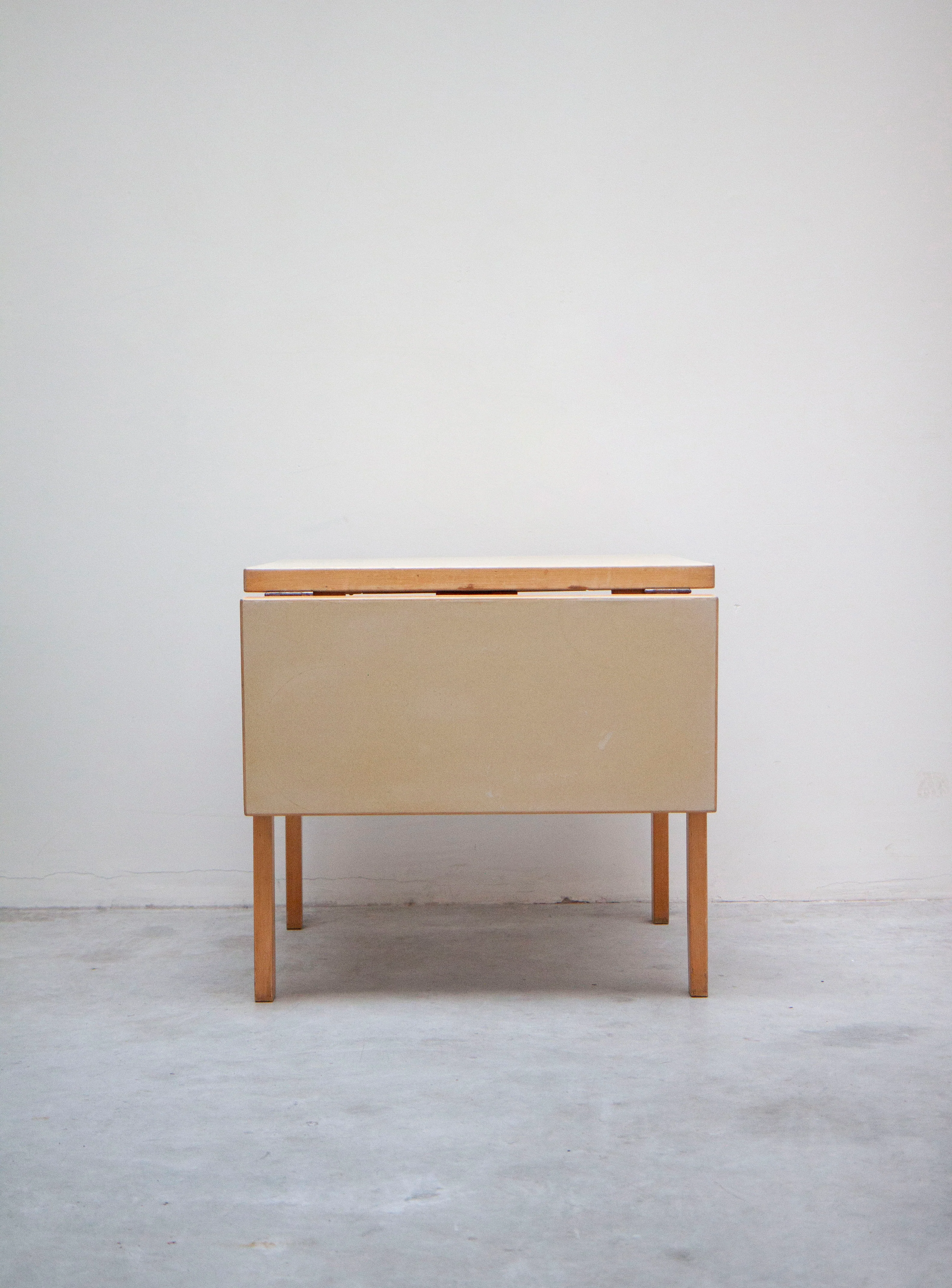 Artek DL81C Drop Leaf Table by Alvar Aalto (Butter) - Image 4