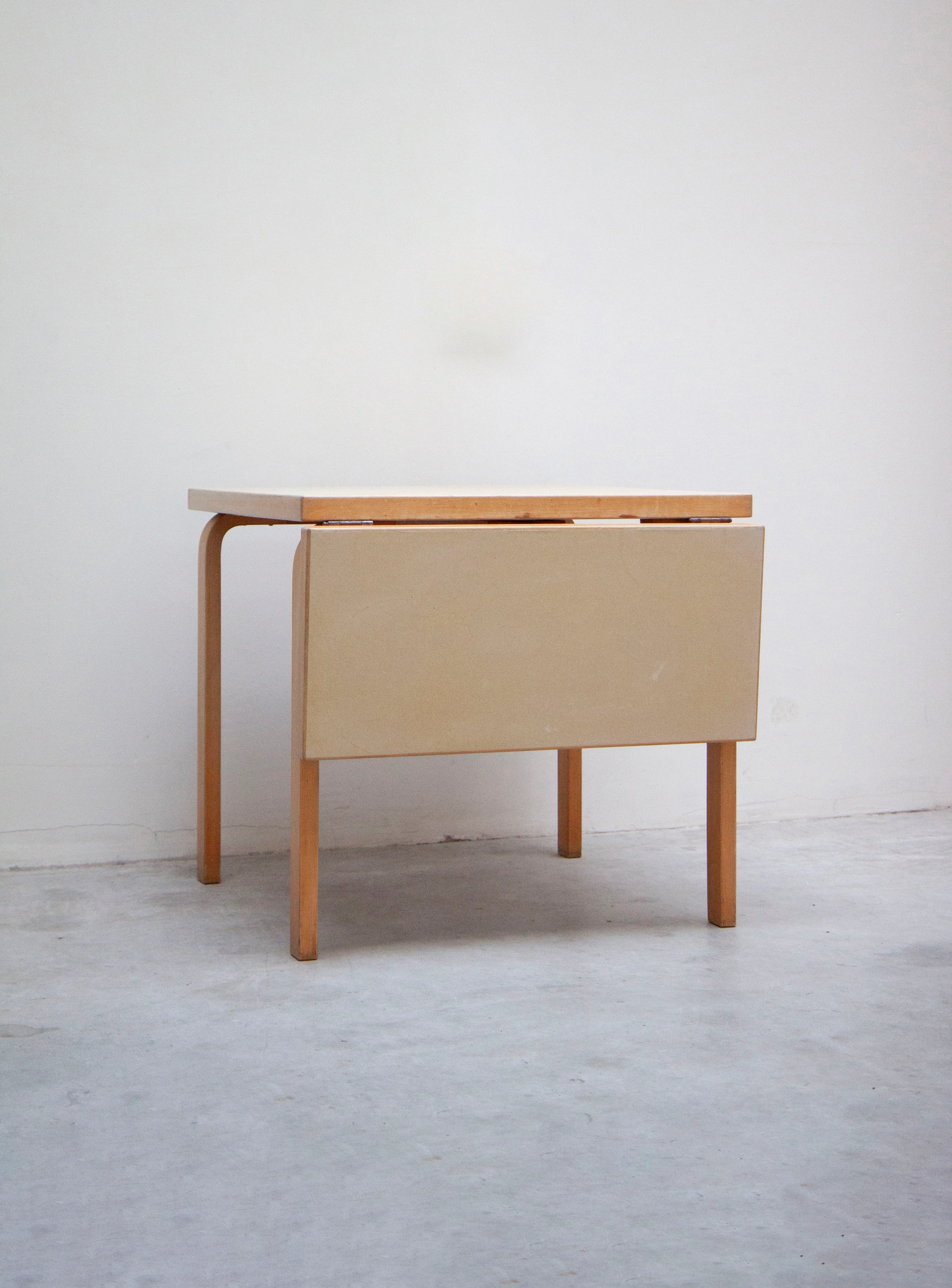 Artek DL81C Drop Leaf Table by Alvar Aalto (Butter) - Image 5