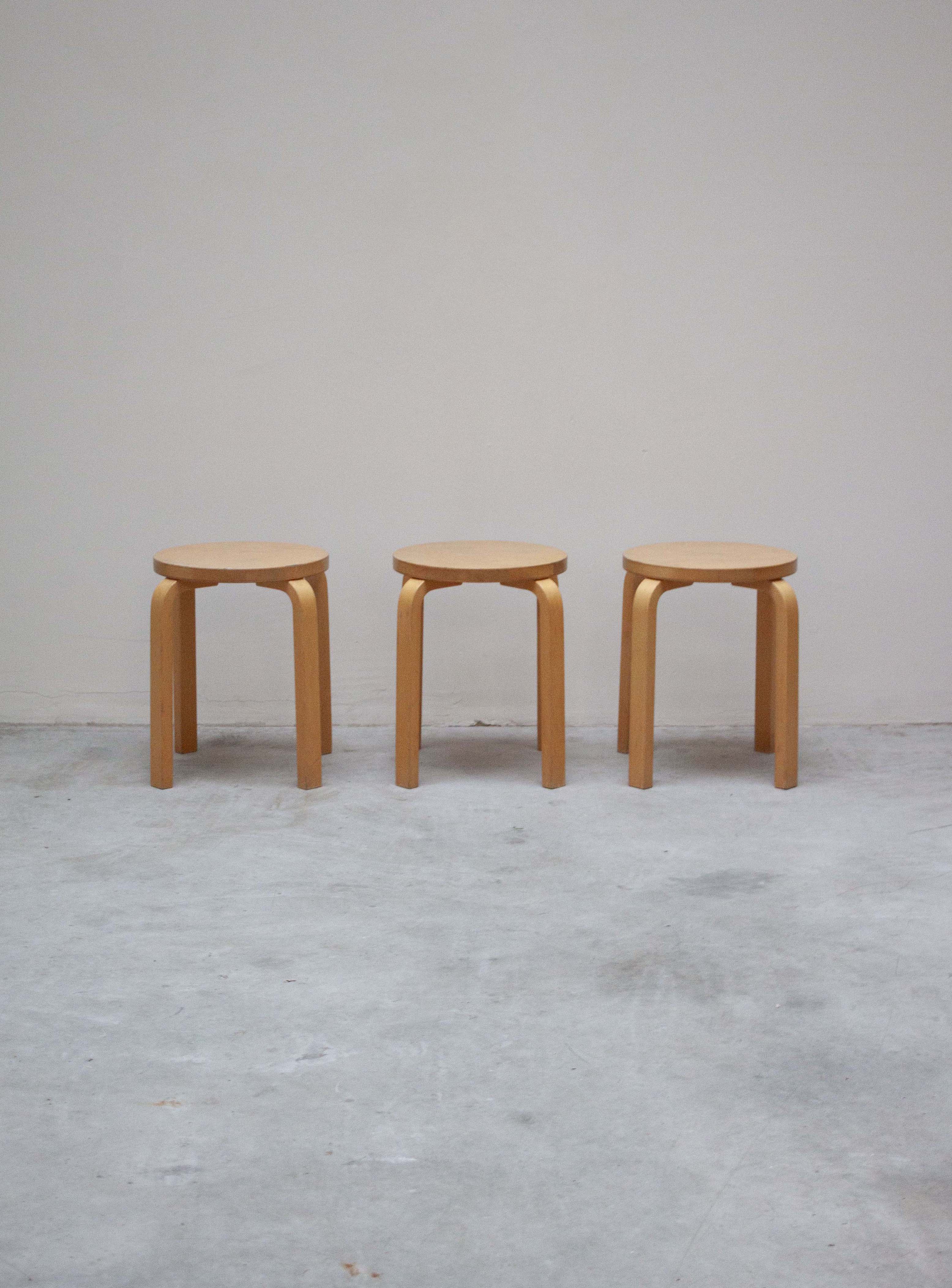 Artek E60 Stool by Alvar Aalto (Birch) - Image 11