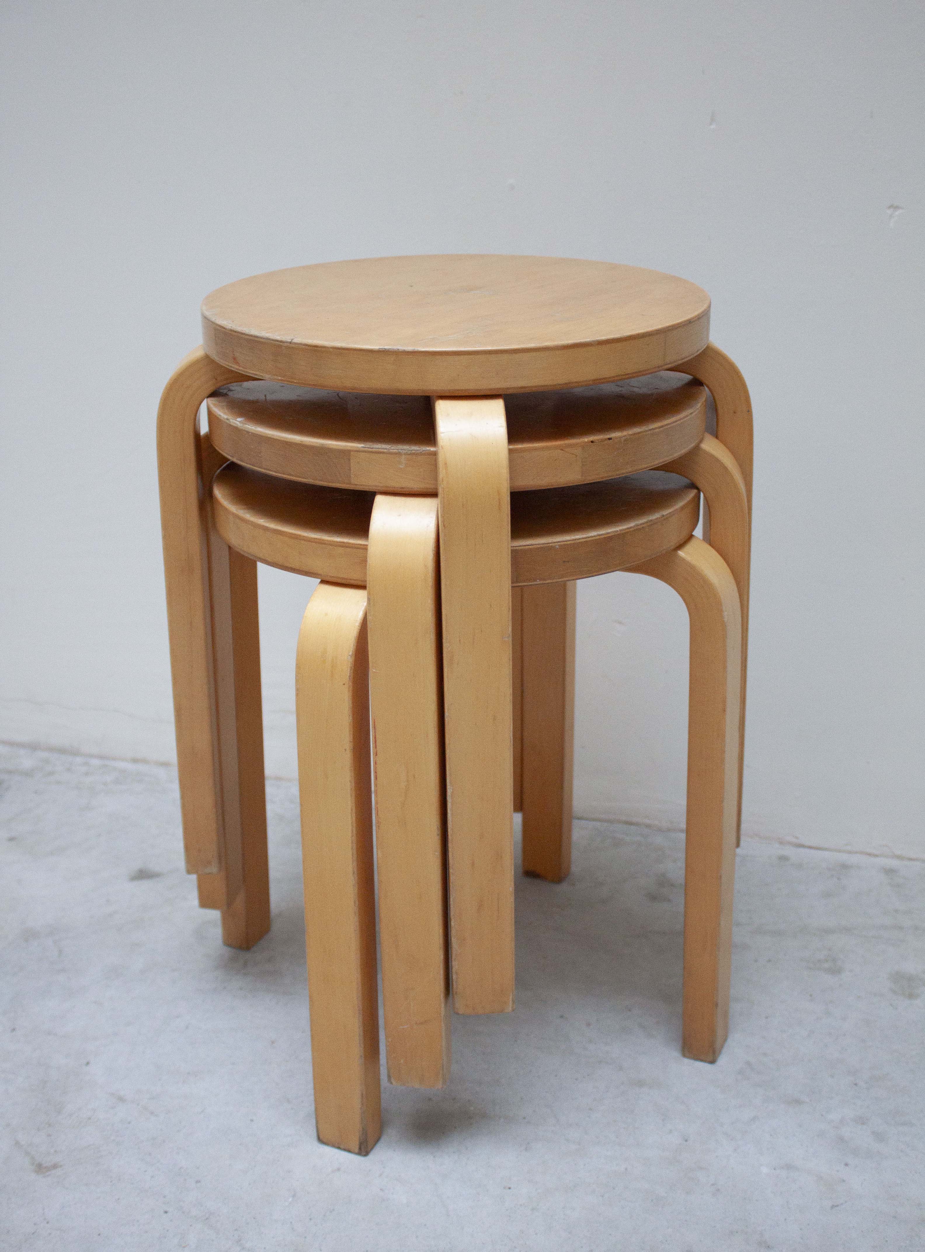 Artek E60 Stool by Alvar Aalto (Birch) - Image 18