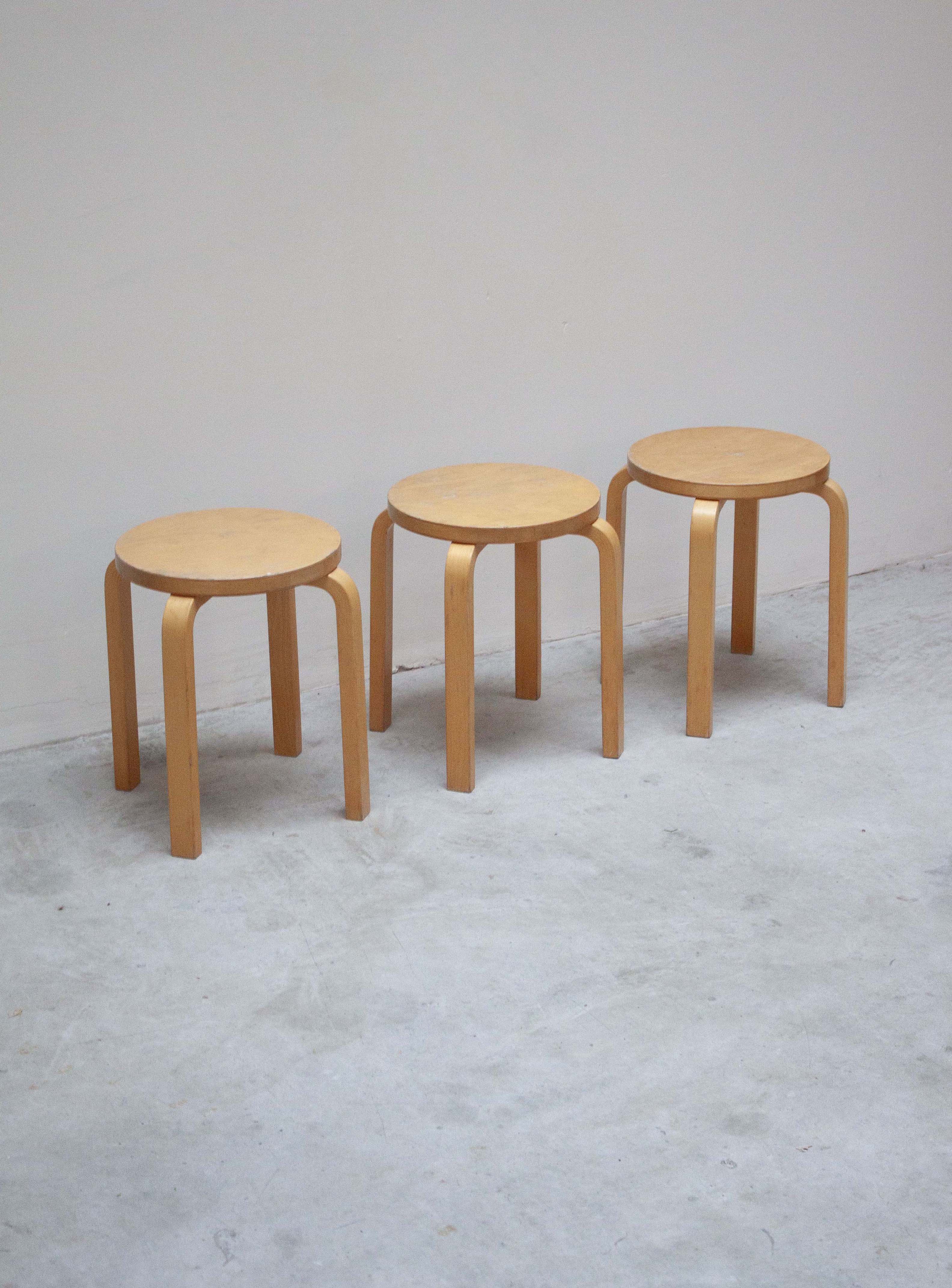 Artek E60 Stool by Alvar Aalto (Birch) - Image 7