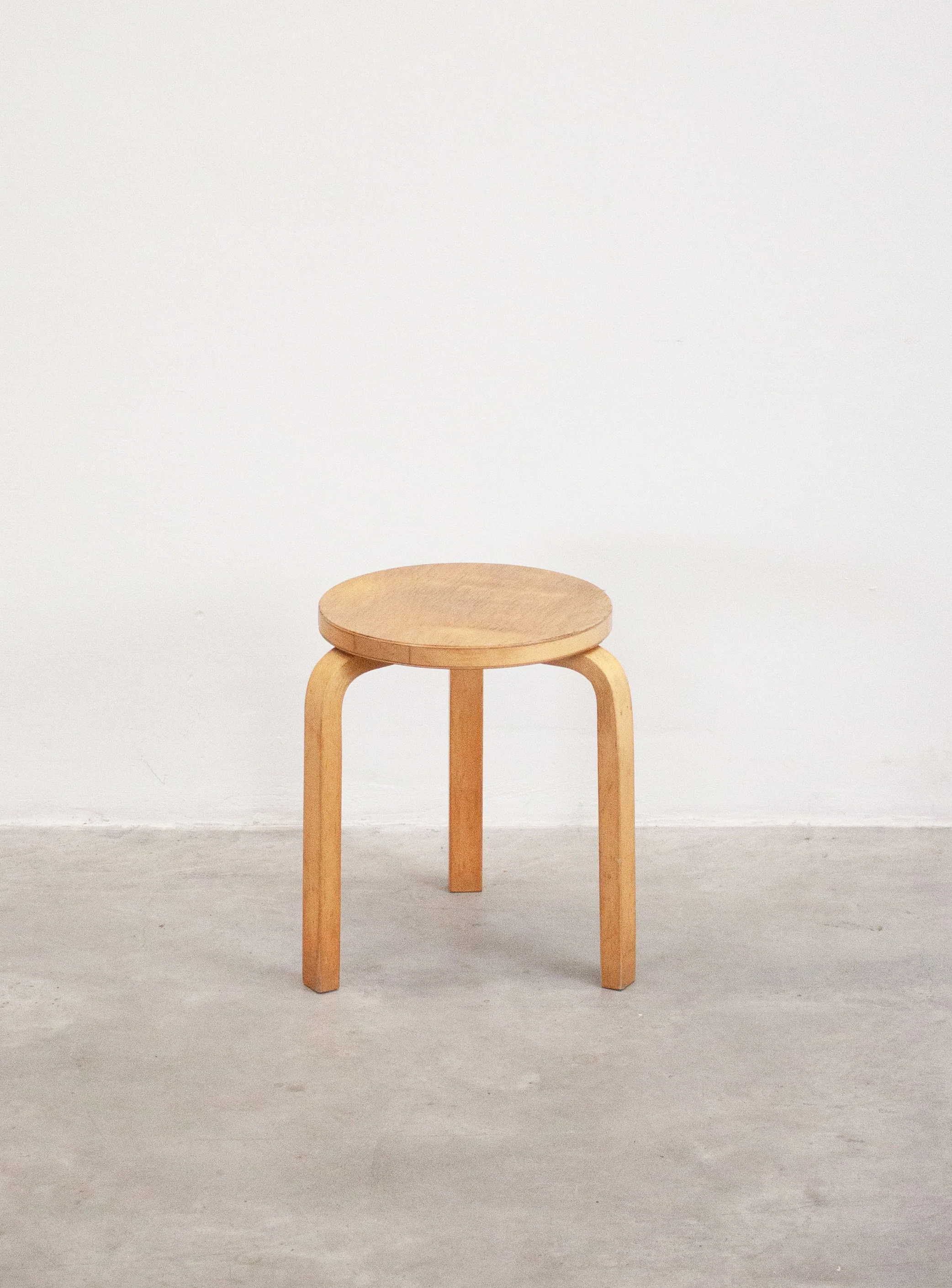 Artek Model 60 Stool by Alvar Aalto (Birch) - Image 17