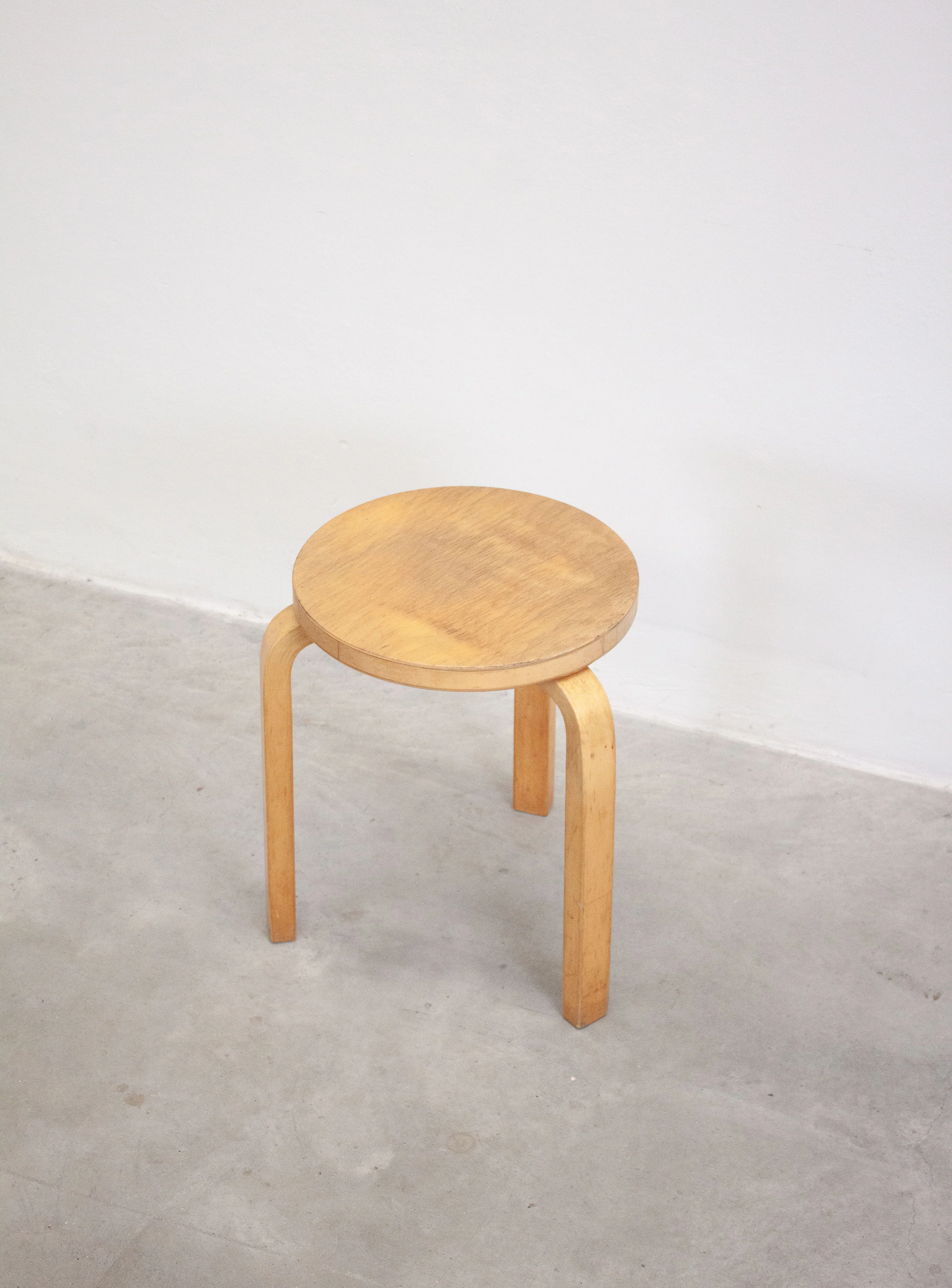 Artek Model 60 Stool by Alvar Aalto (Birch) - Image 19