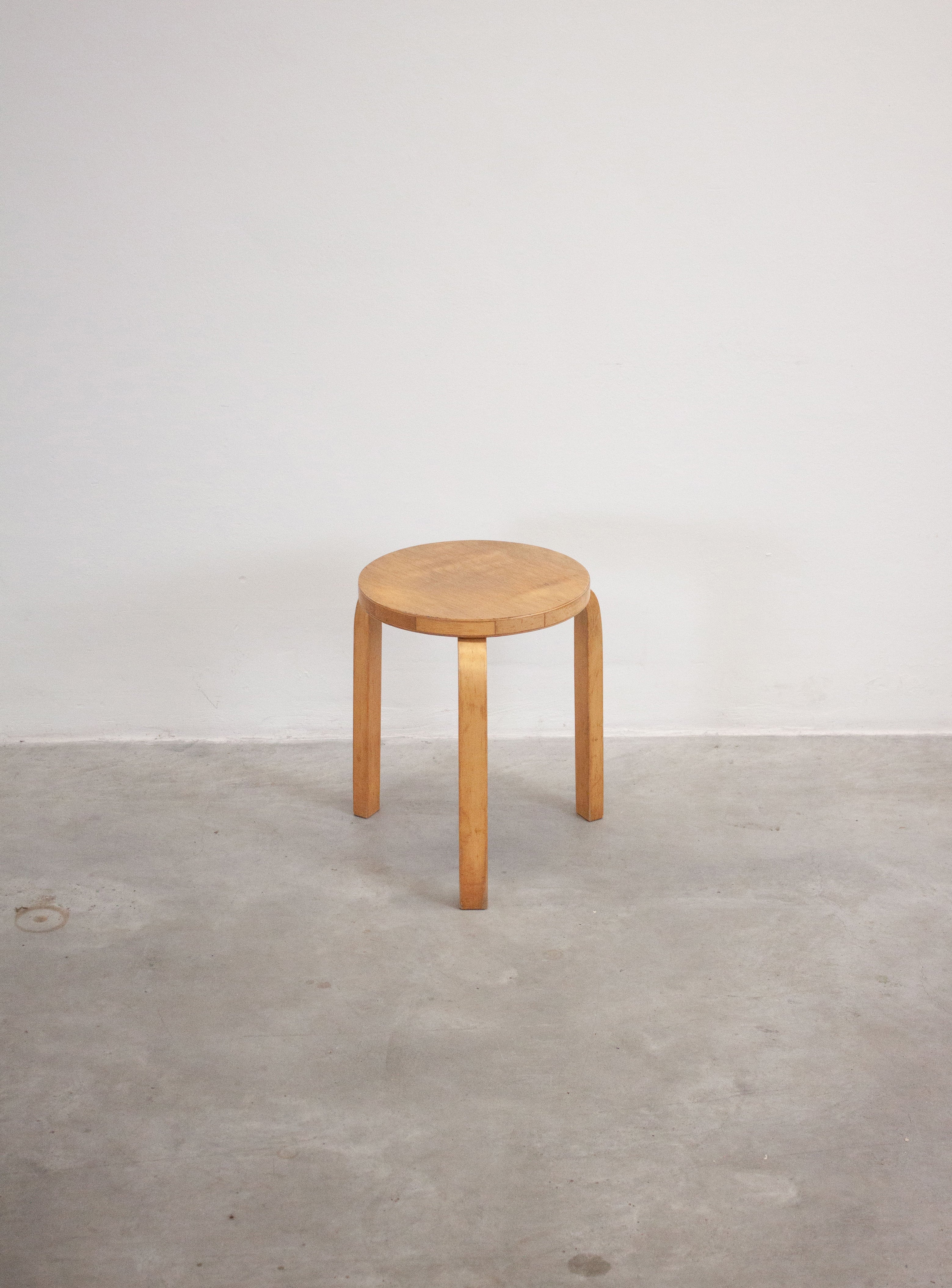 Artek Model 60 Stool by Alvar Aalto (Birch) - Image 3