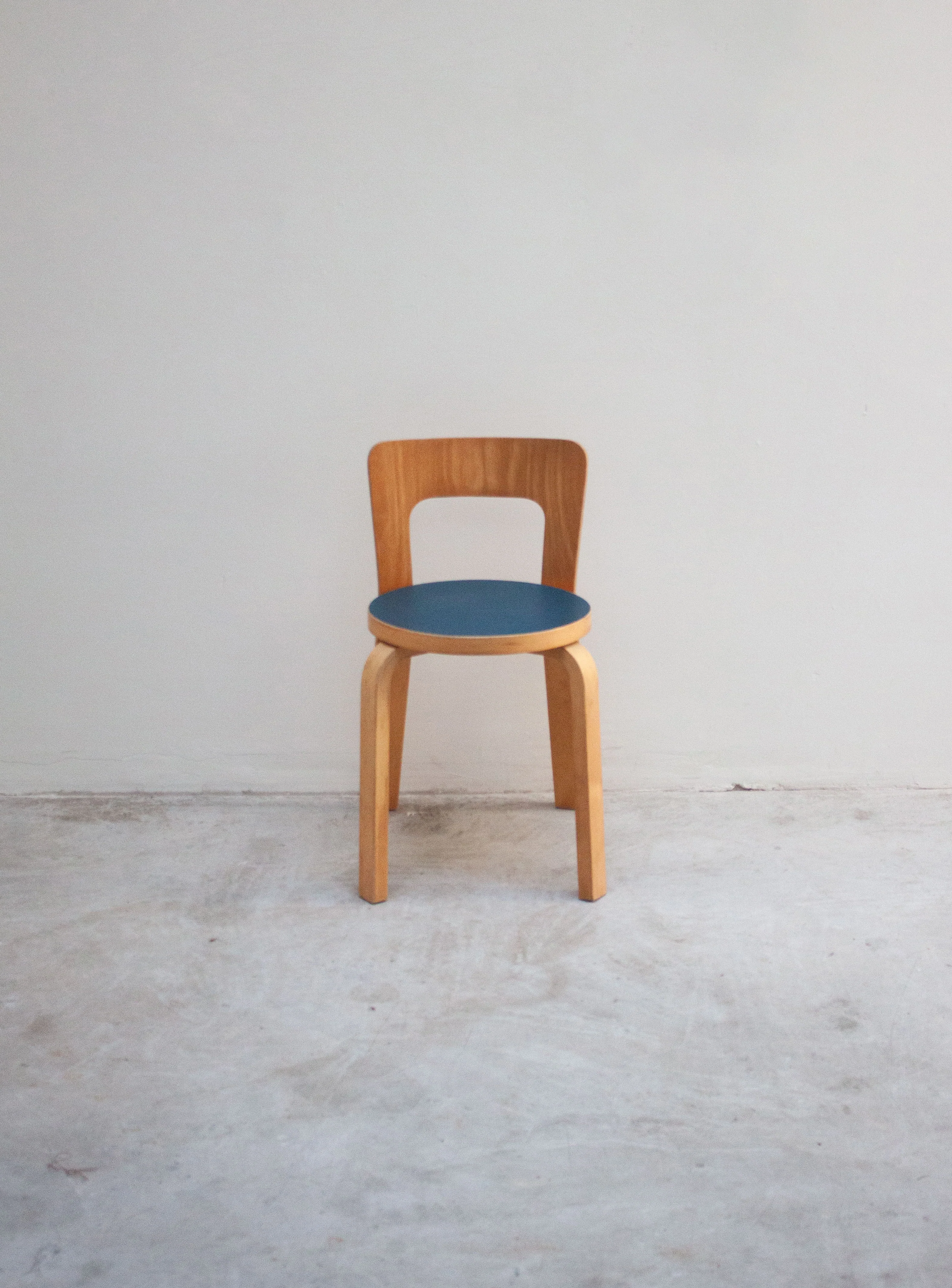 Artek Model 65 Chair by Alvar Aalto (Blue) - Image 3