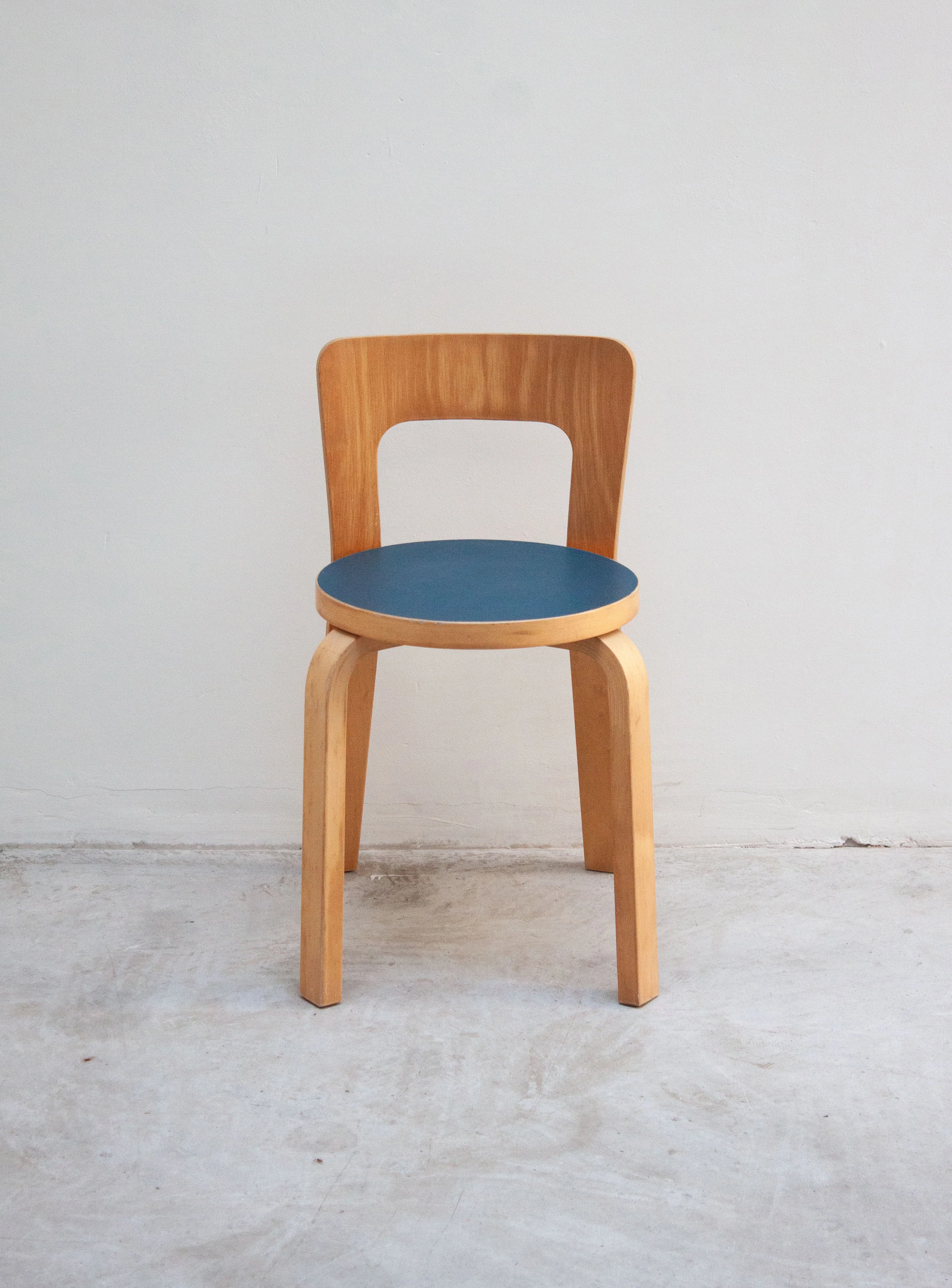 Artek Model 65 Chair by Alvar Aalto (Blue) - Image 4