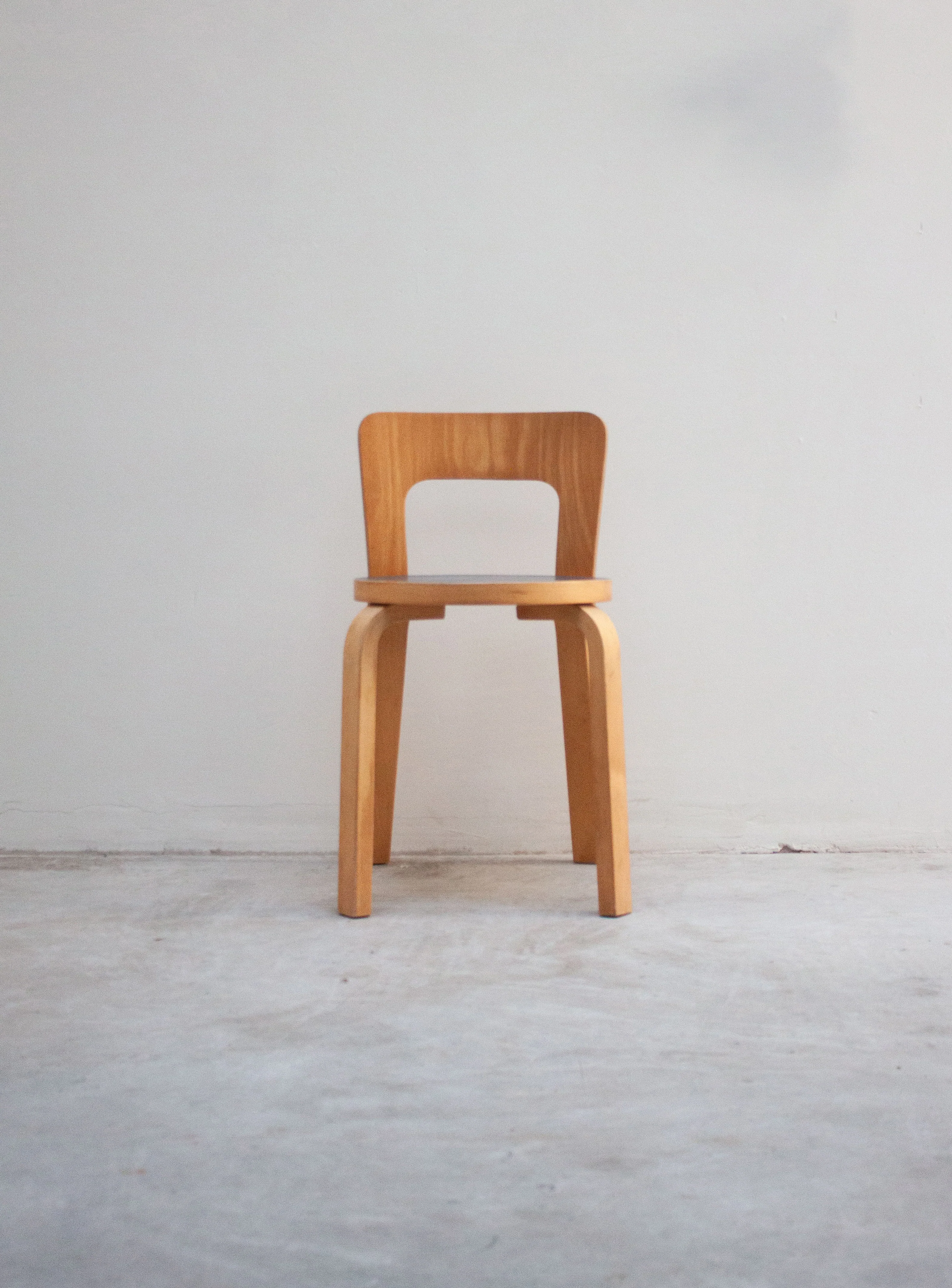 Artek Model 65 Chair by Alvar Aalto (Blue) - Image 5