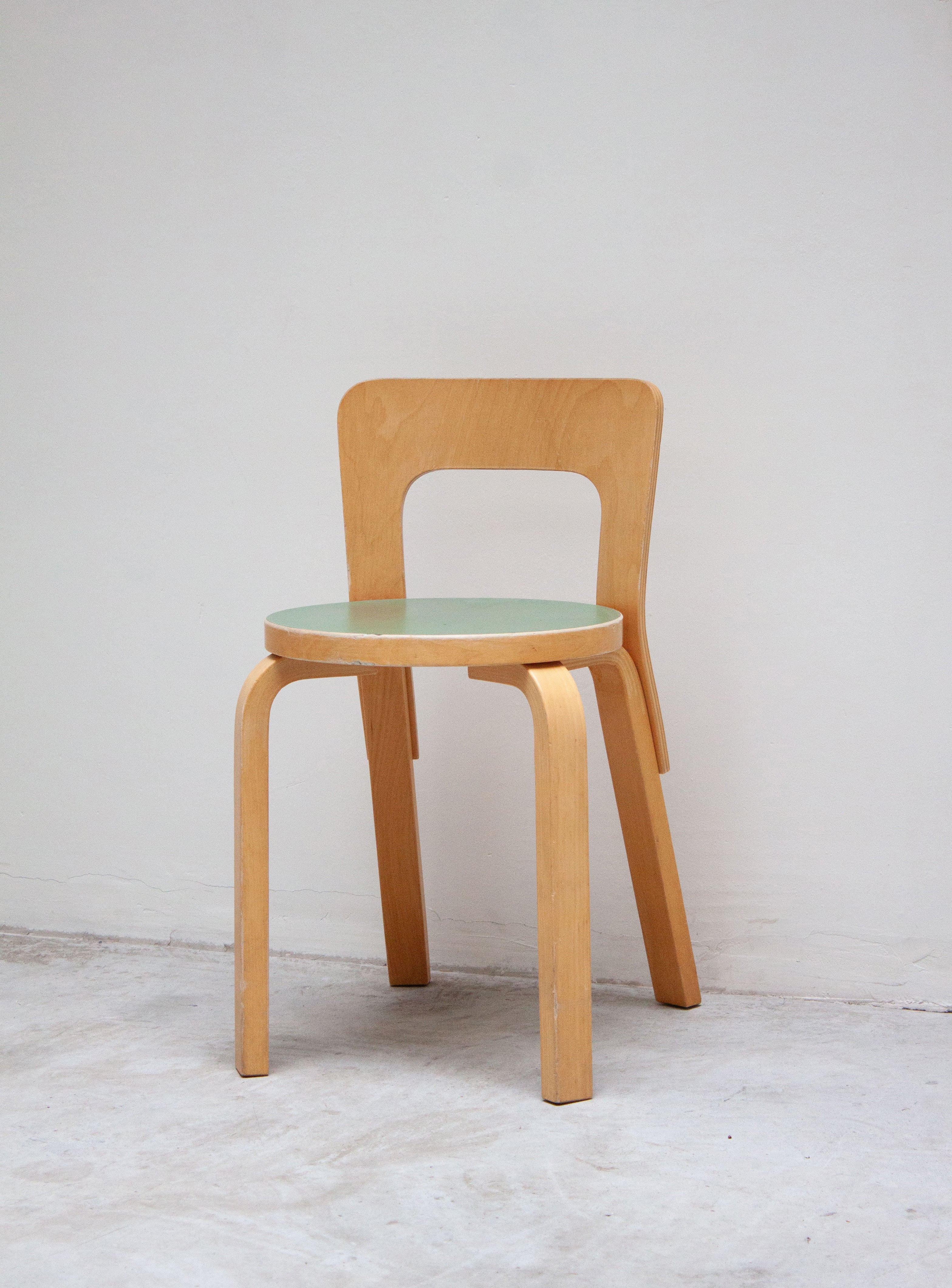 Artek Model 65 Chair by Alvar Aalto (Green) - Image 10