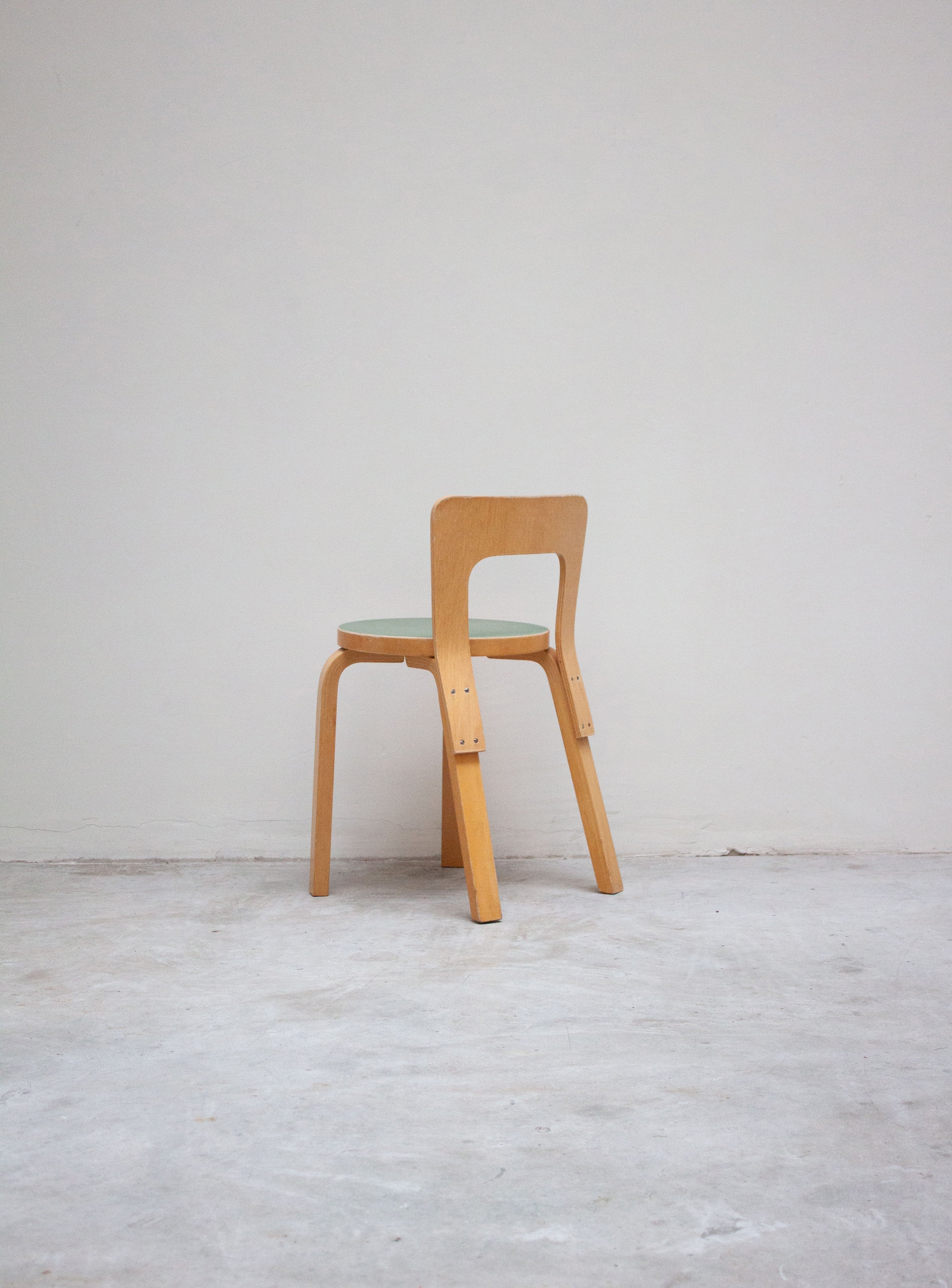 Artek Model 65 Chair by Alvar Aalto (Green) - Image 11