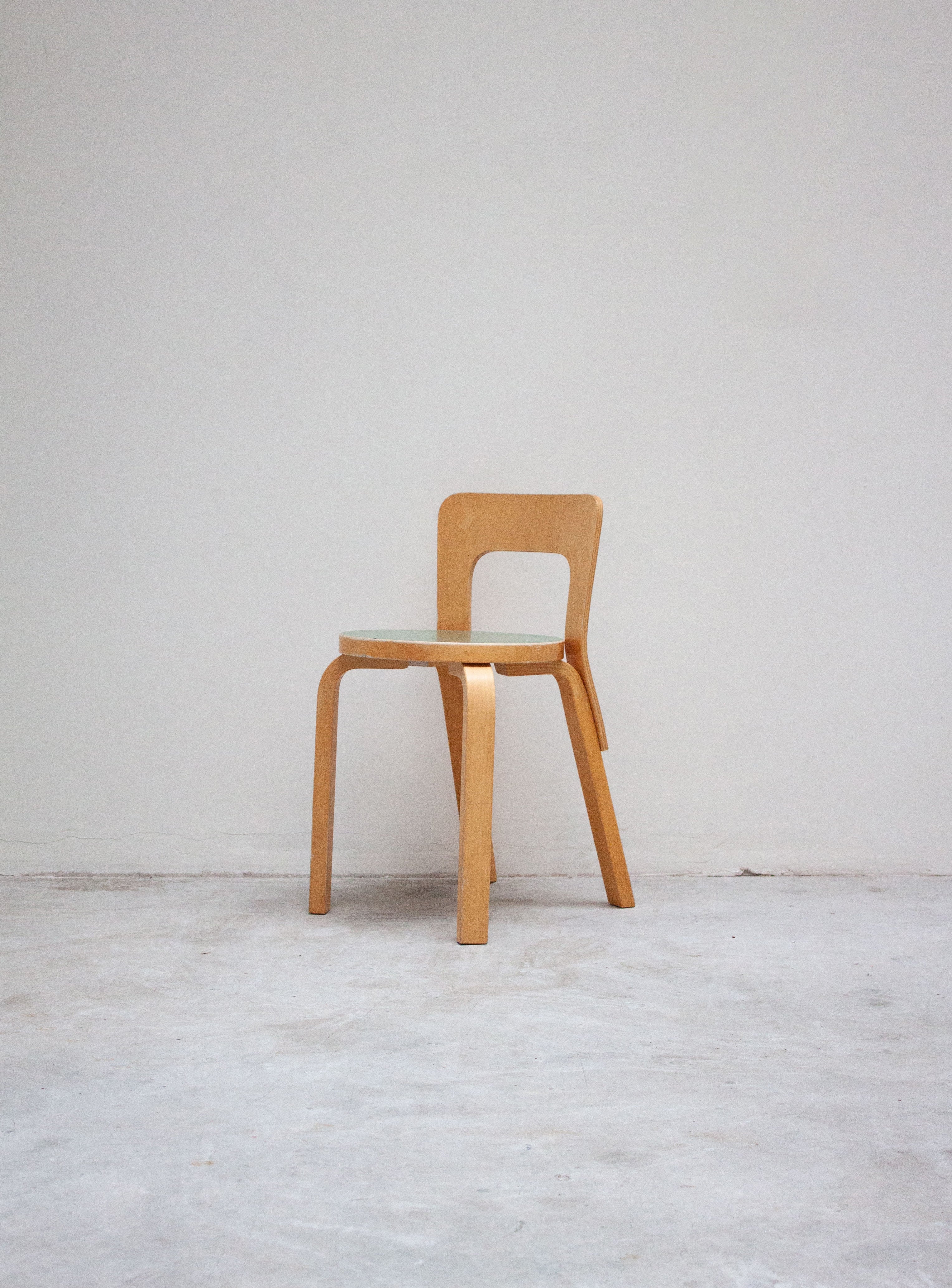 Artek Model 65 Chair by Alvar Aalto (Green) - Image 2