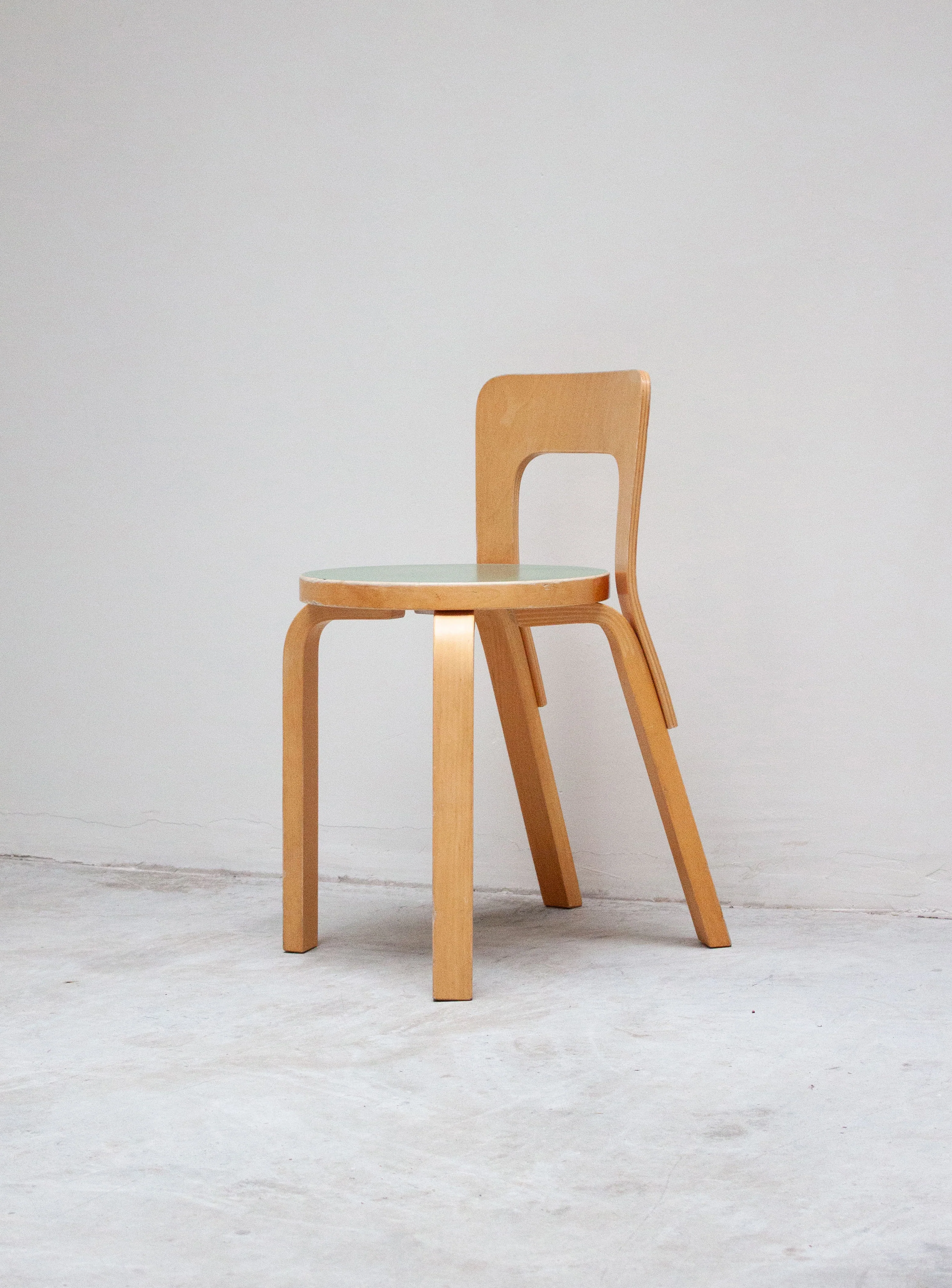 Artek Model 65 Chair by Alvar Aalto (Green) - Image 3