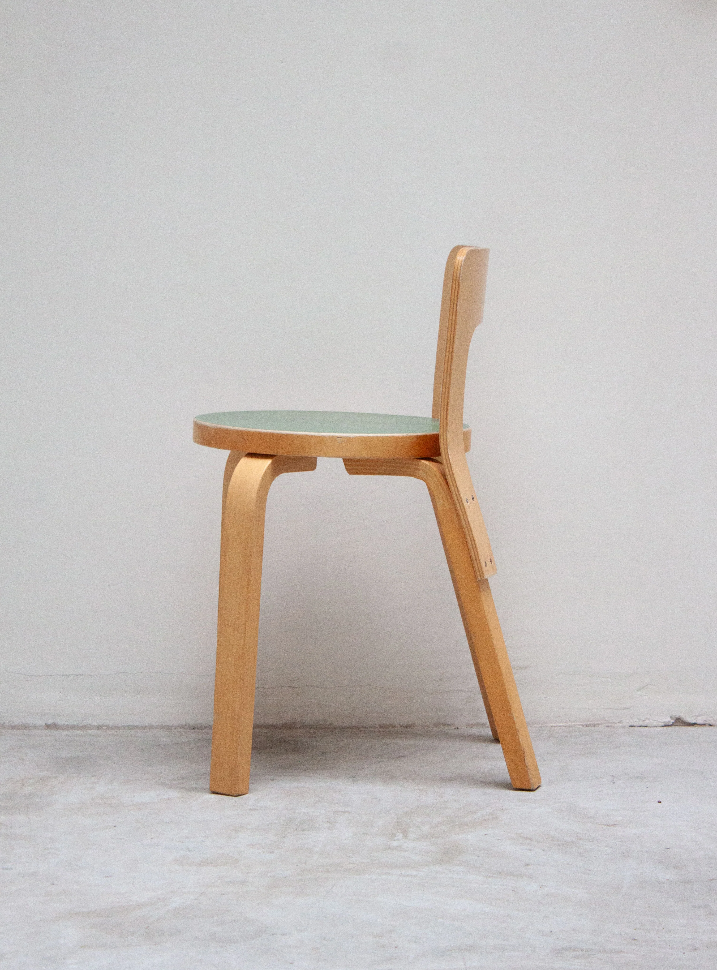 Artek Model 65 Chair by Alvar Aalto (Green) - Image 4